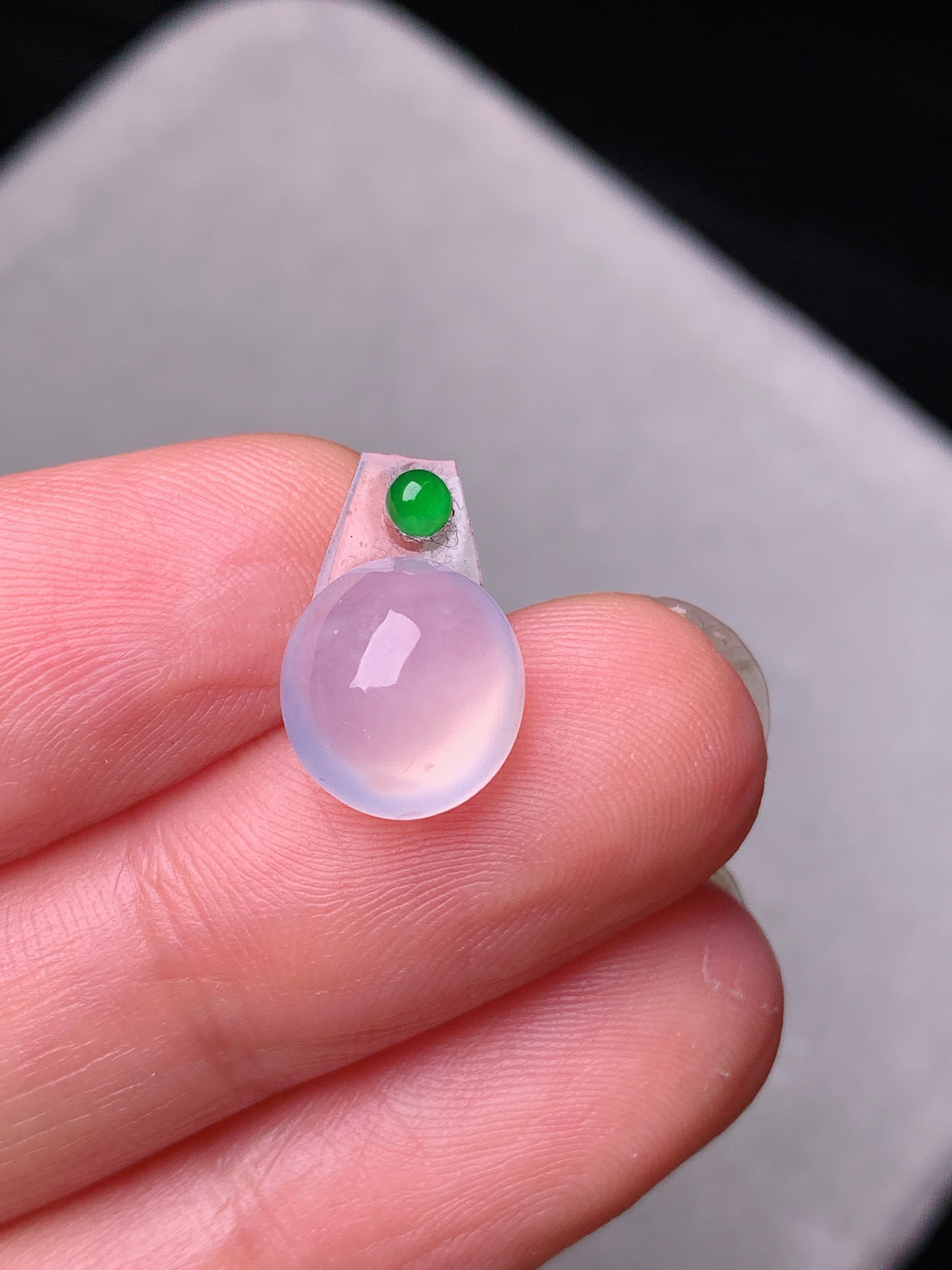 镶嵌款 冰种蛋面吊坠 玉质细腻 色泽艳丽清新 水润亮眼 整体尺寸9.8*9*4.8*2x