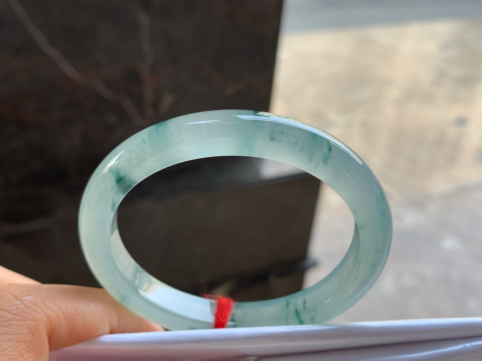 54.3-9.3-8.5

蓝花贵妃手镯^_^清新 飘花灵韵 正圈52可以带