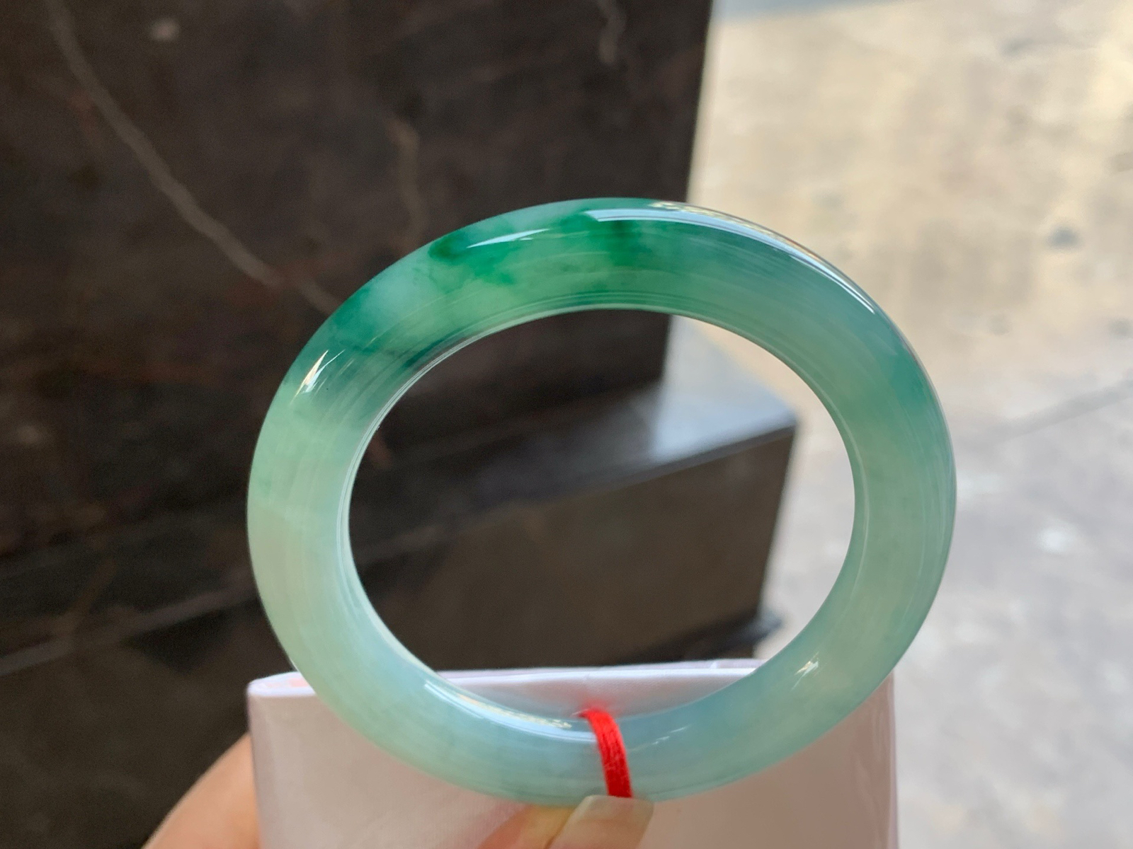 53.5-10

浓绿色原图手镯^_^鲜艳 浓郁