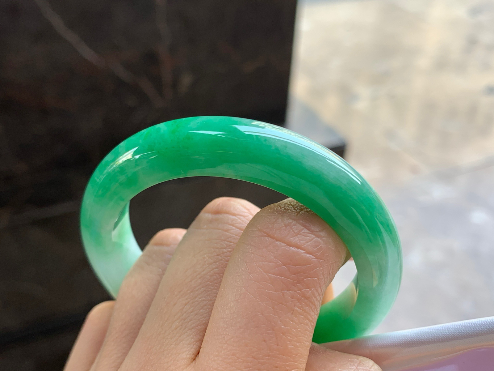 50-11.7-9

浓绿色手镯^_^颜色鲜艳