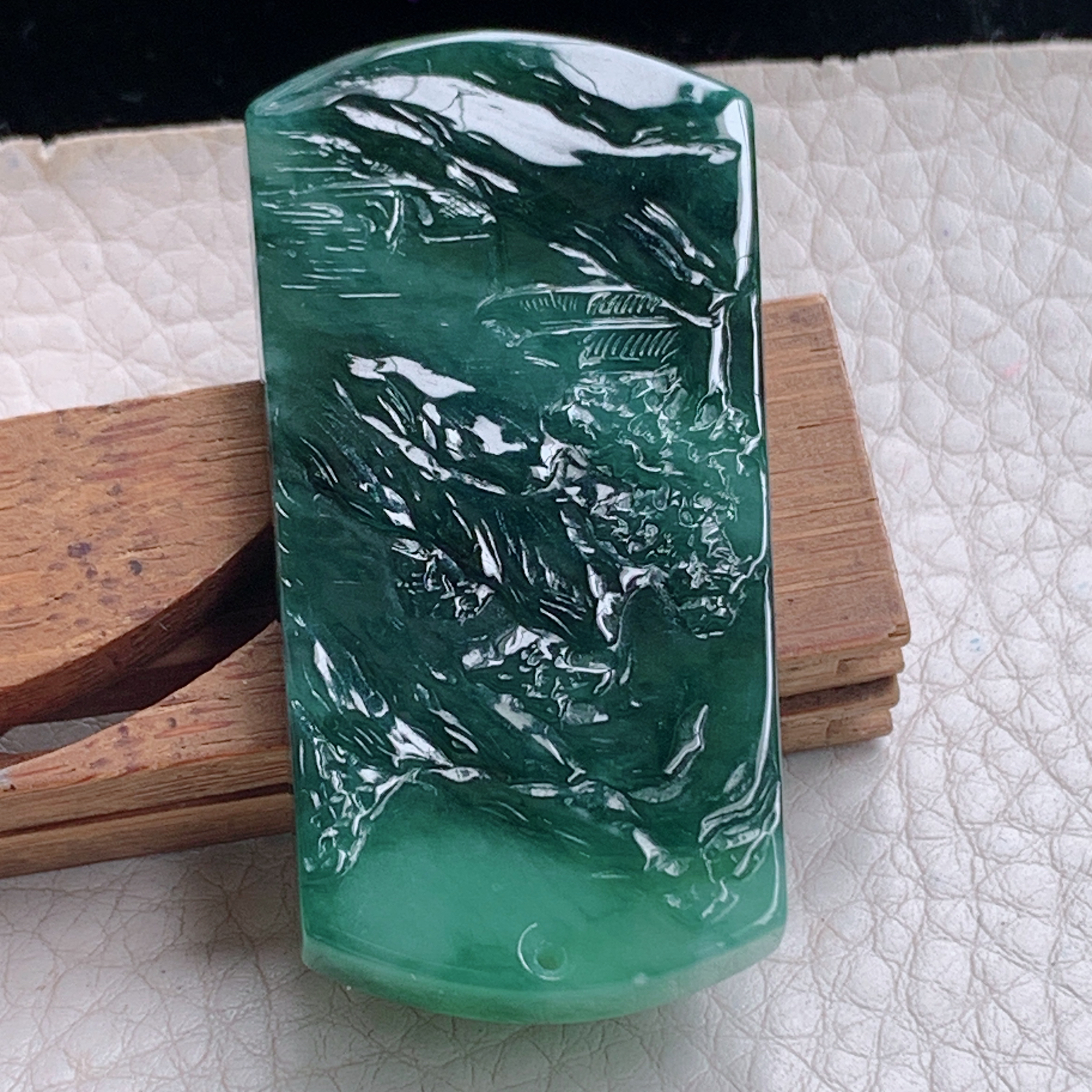 zz3实拍55*28.2*6.5缅甸翡翠蓝水精雕山水牌项坠崇山峻岭垂钓吊坠