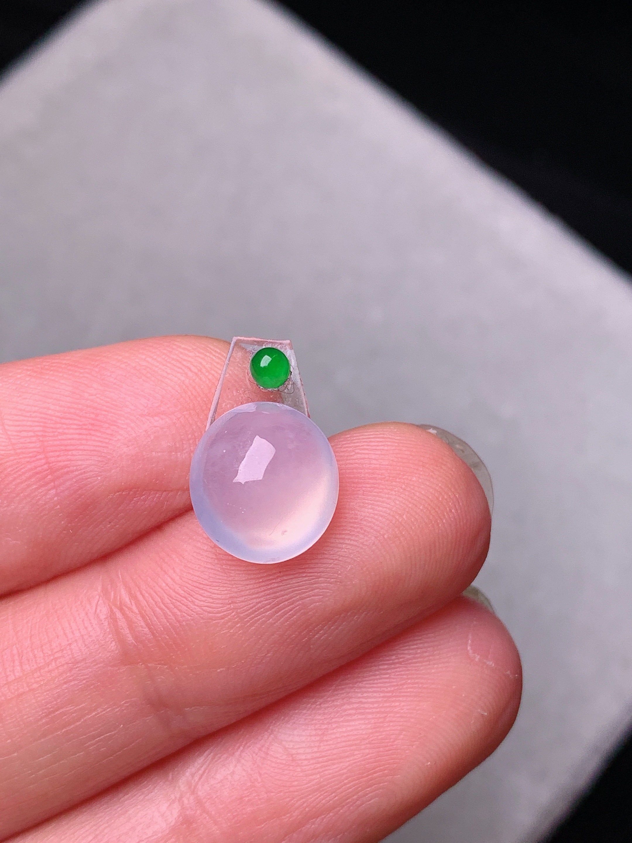 镶嵌款 冰种蛋面吊坠 玉质细腻 色泽艳丽清新 水润亮眼 整体尺寸9.8*9*4.8*2x