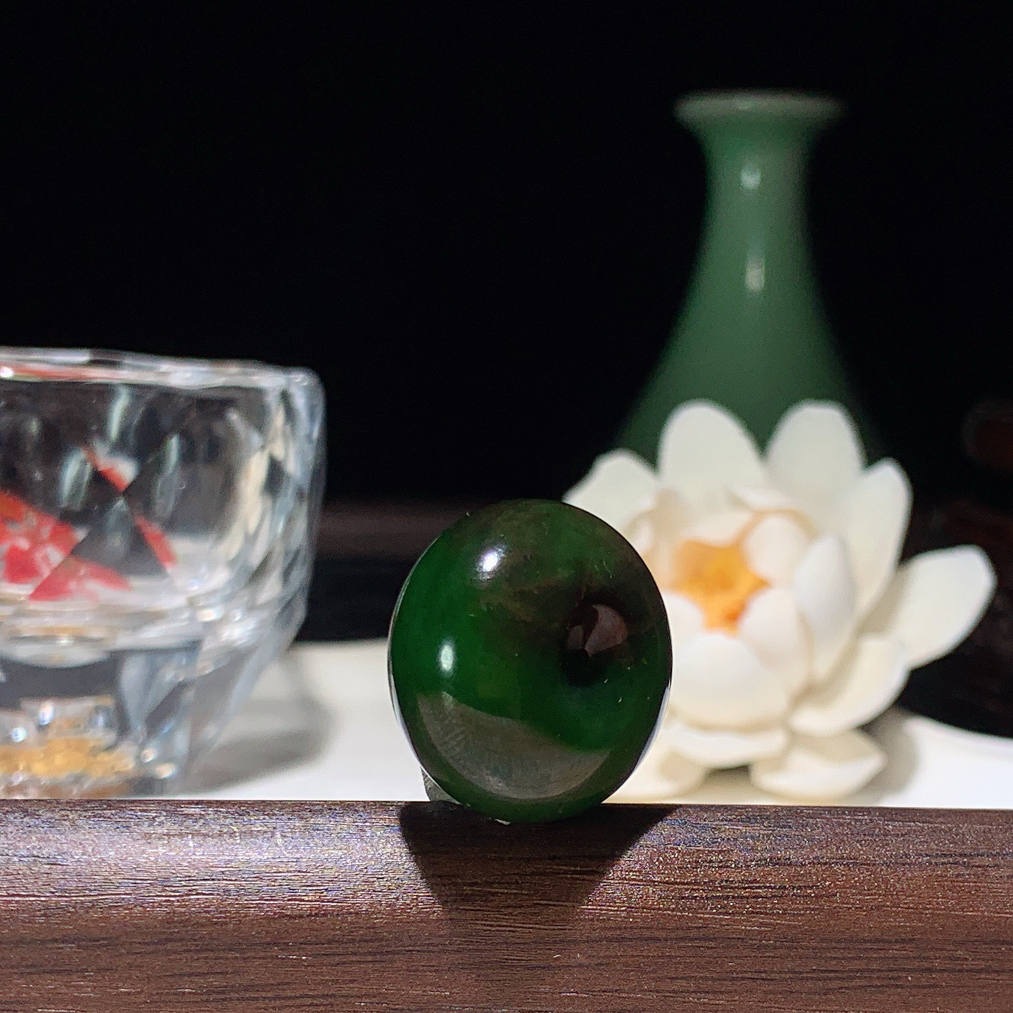 和田玉七号矿红皮料菠菜绿俄罗斯碧玉平安扣挂件。尺寸22/12重11克 玉质细腻油润。手推出油。品相大