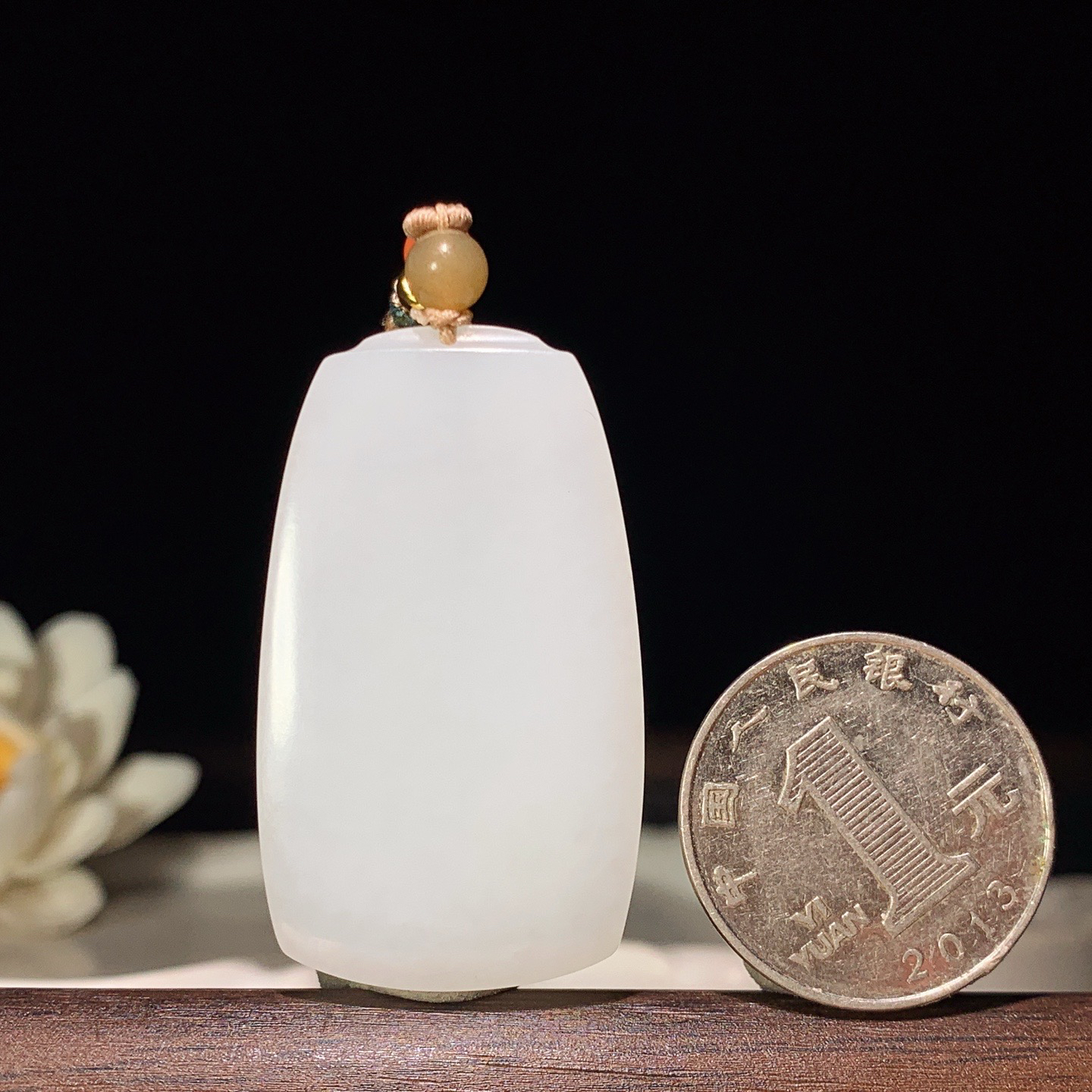 和田玉白玉羊脂白平安无事牌挂件 尺寸45/25/8重21.5克。玉质细腻油润。手推出油。佩戴高端典雅。lt260321