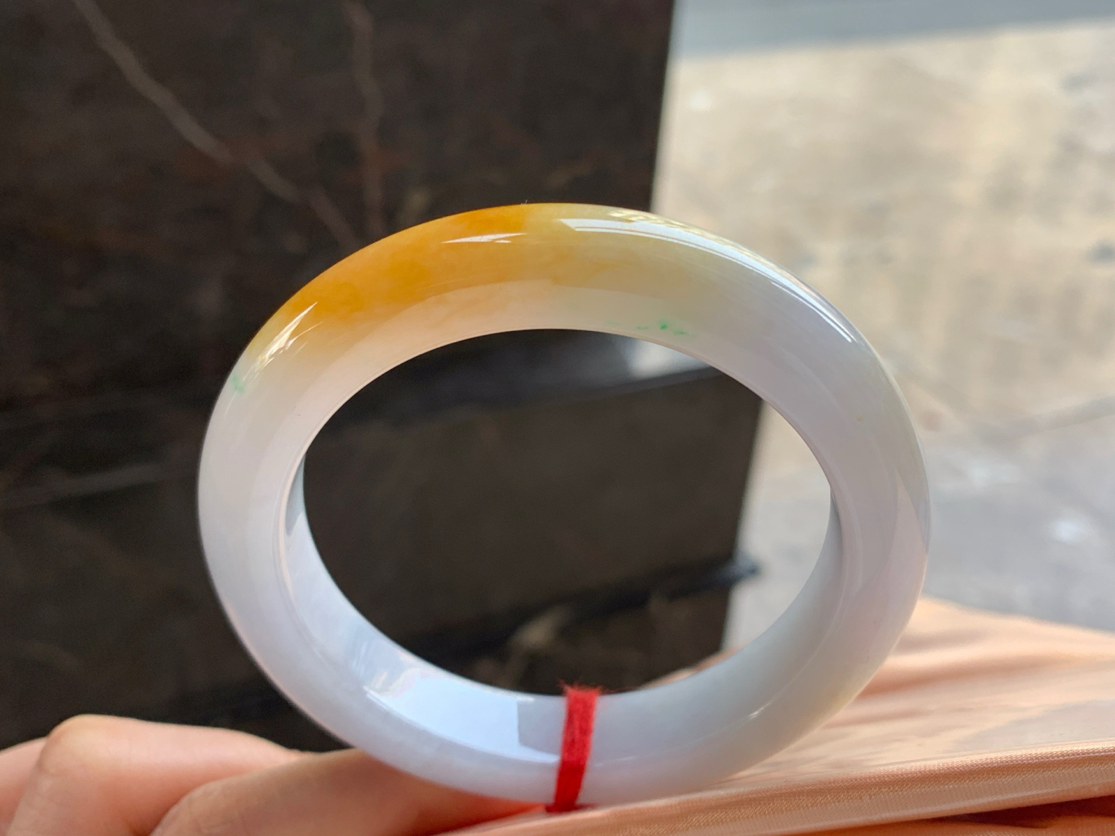 59-13-9

黄翡手镯^_^玉质温润 鲜艳