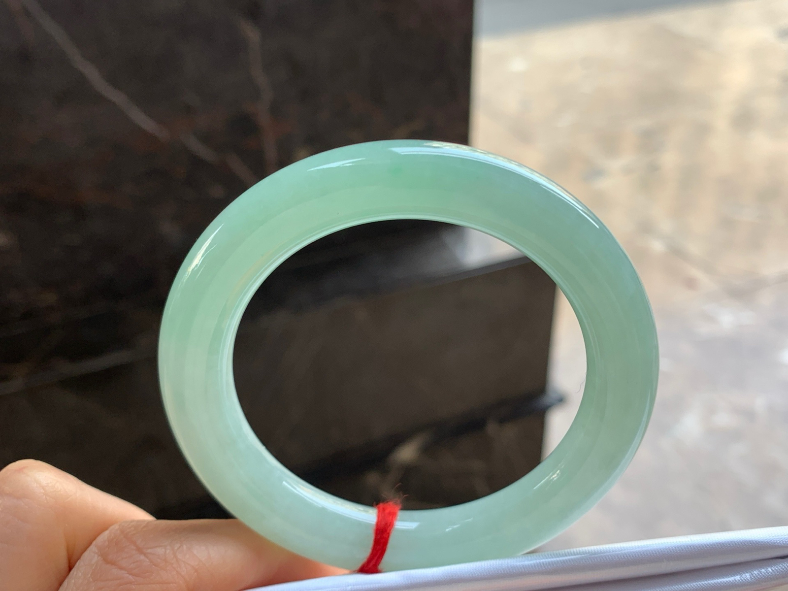 55-10.3

阳绿色圆条手镯^_^色阳