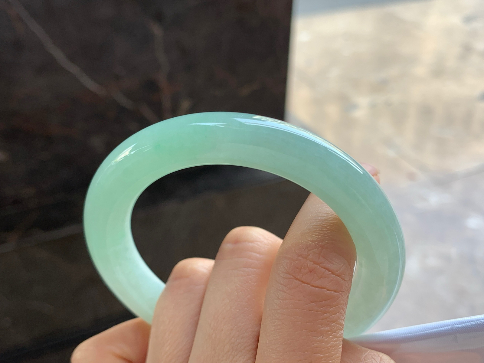 55-10.3

阳绿色圆条手镯^_^色阳