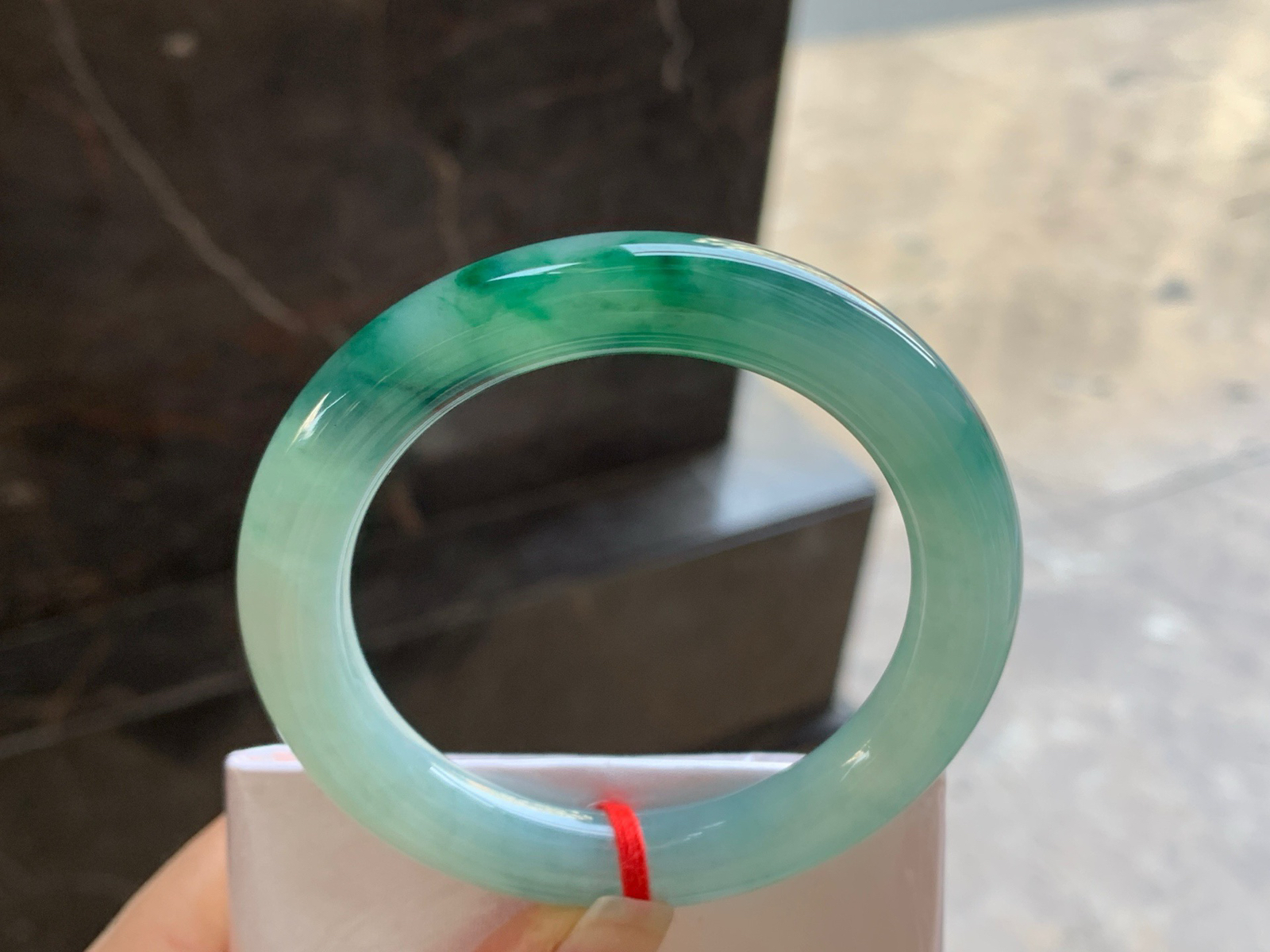 53.5-10

浓绿色原图手镯^_^鲜艳 浓郁