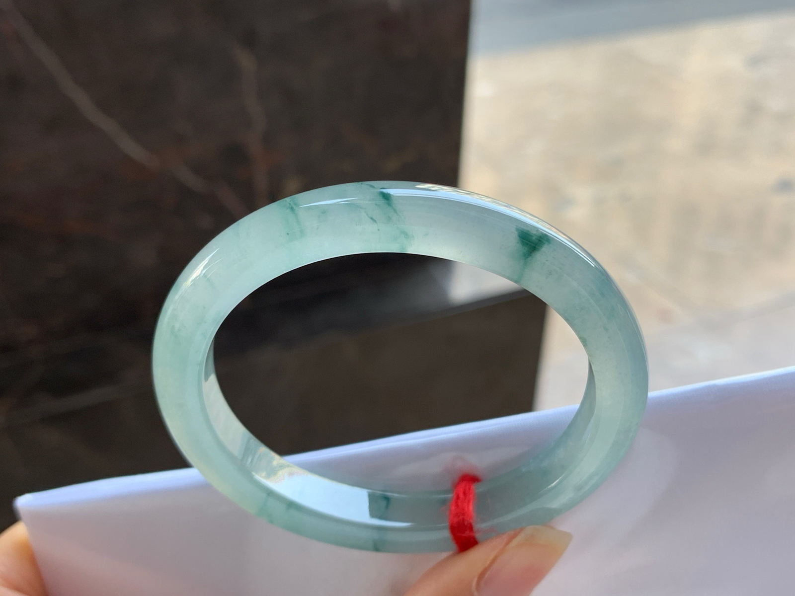 54.3-9.3-8.5

蓝花贵妃手镯^_^清新 飘花灵韵 正圈52可以带