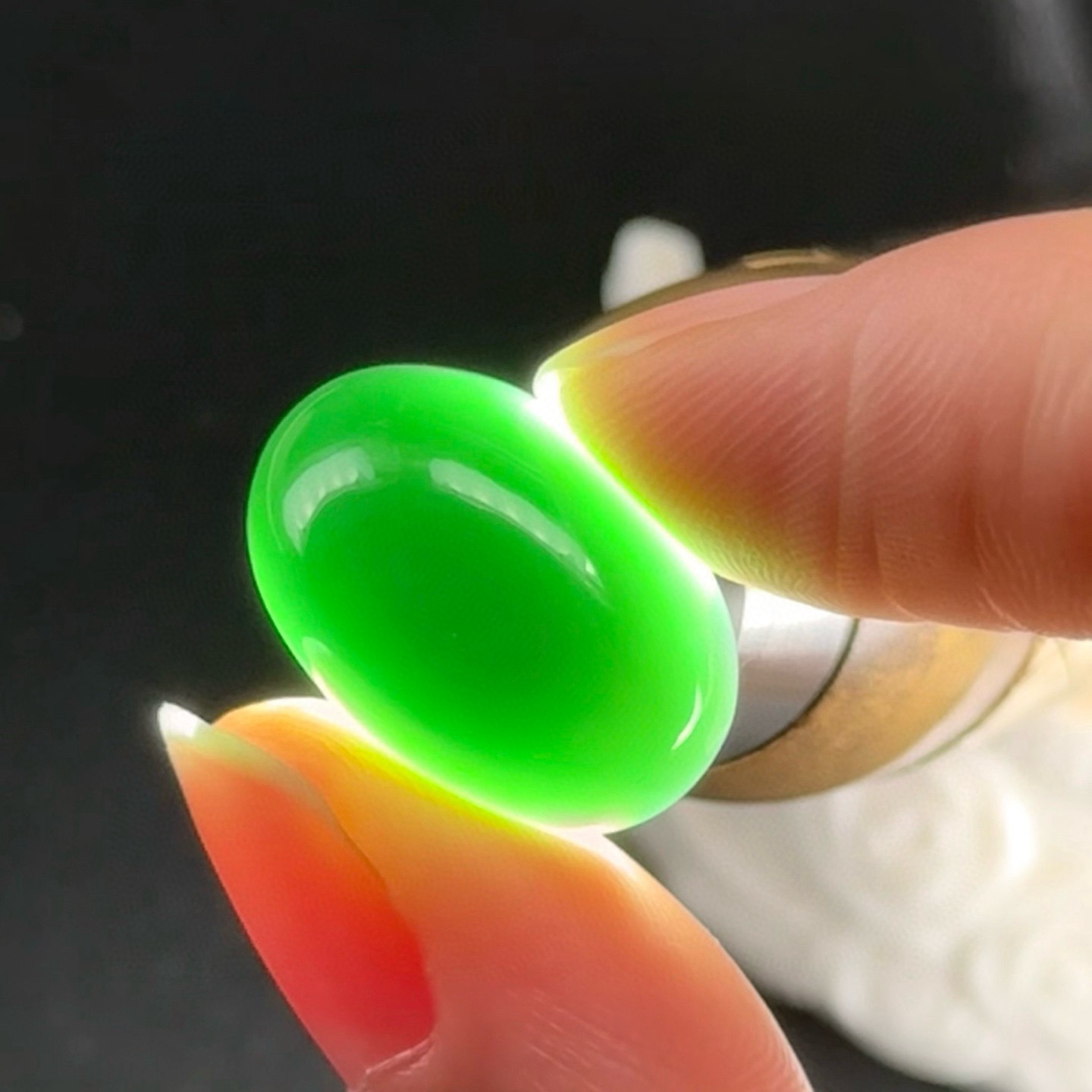 精品墨翠蛋面 种好色正 黑度足 打灯通透 油性十足尺寸19.8