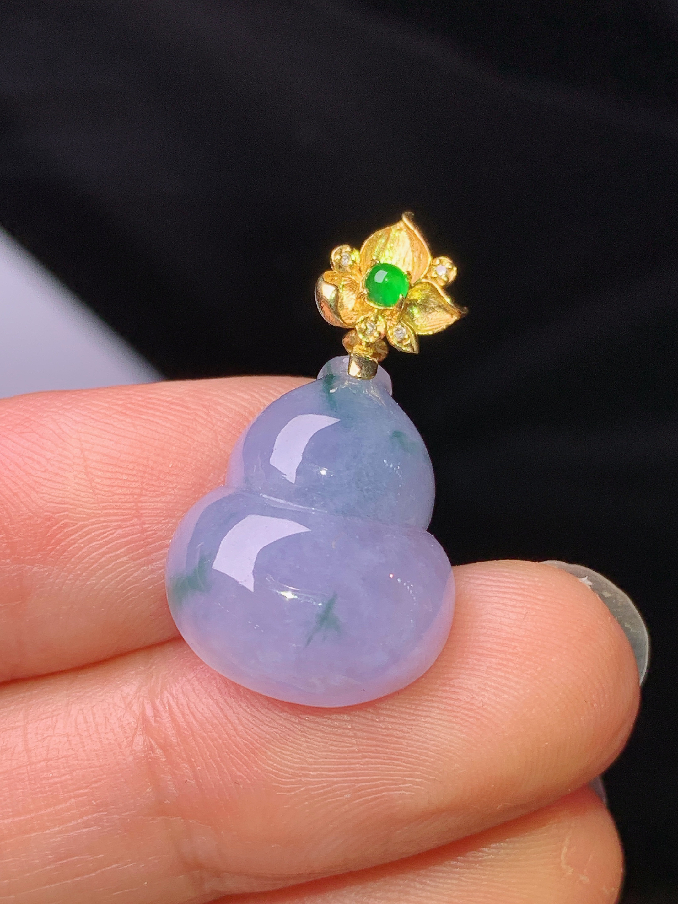 18k金钻镶嵌紫罗兰葫芦吊坠 玉质细腻 色泽艳丽清新 水润亮眼 整体尺寸26*14.3*5.8*2x