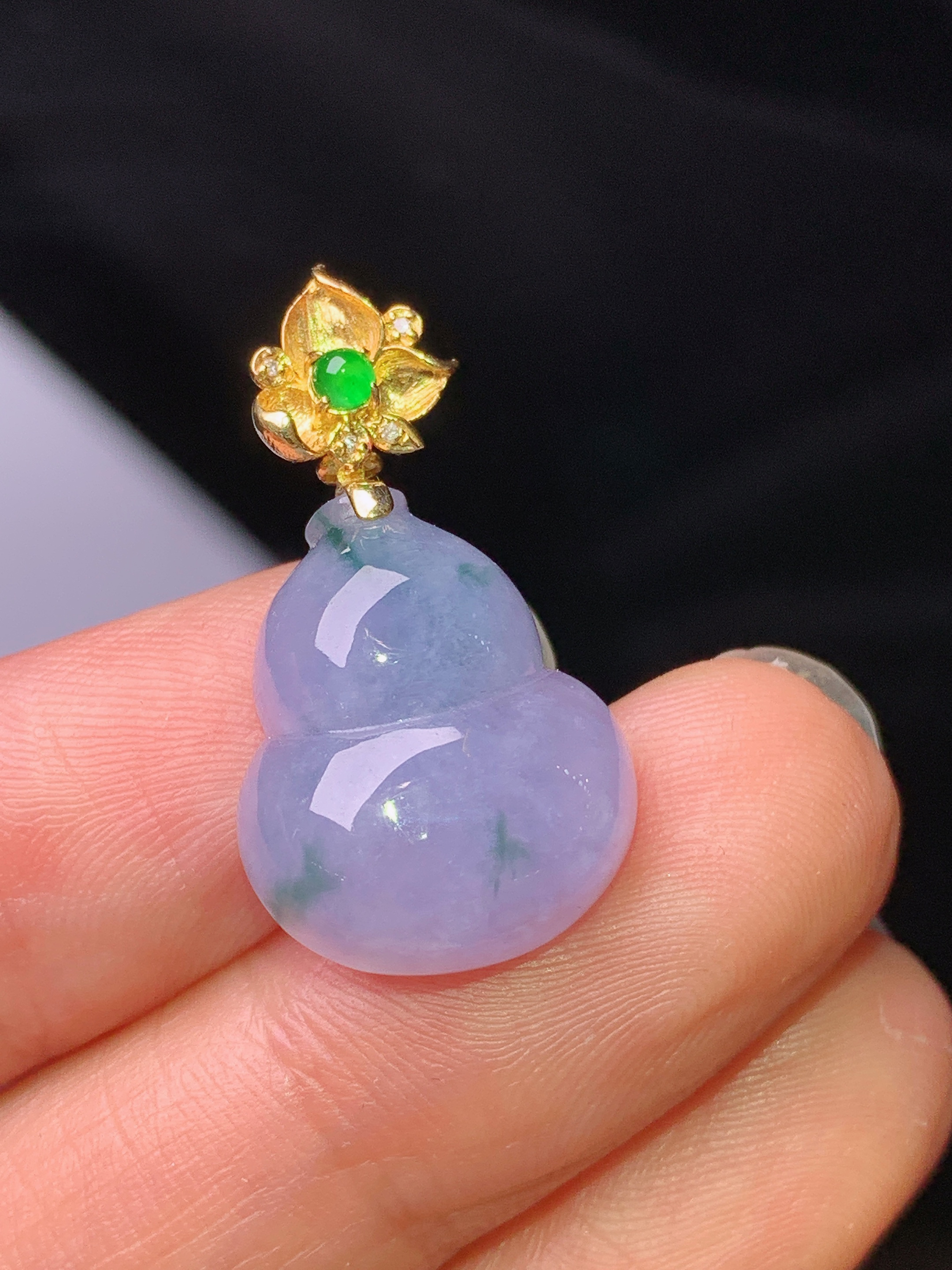 18k金钻镶嵌紫罗兰葫芦吊坠 玉质细腻 色泽艳丽清新 水润亮眼 整体尺寸26*14.3*5.8*2x