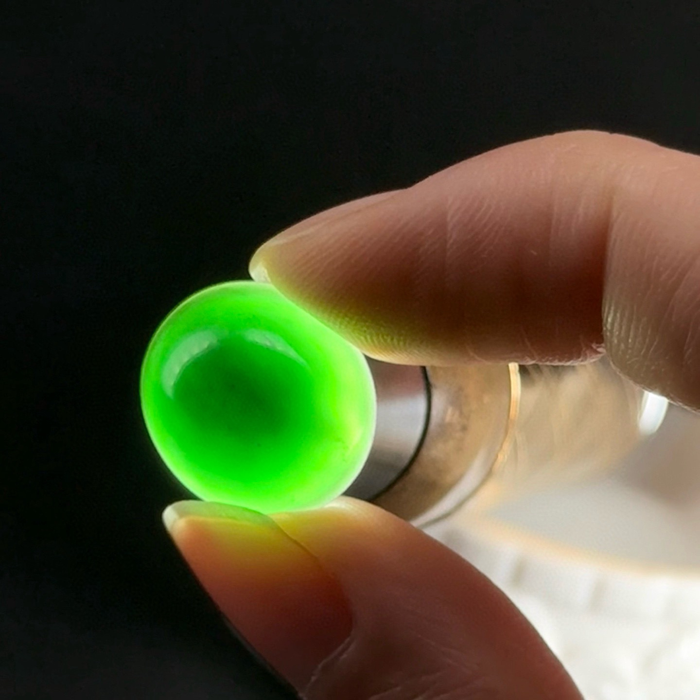 精品墨翠蛋面裸石 戒面 种好色正 黑度极好 打灯通透饱满大气 尺寸16.9