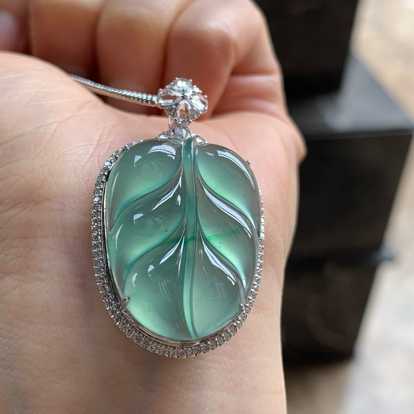 金钻镶嵌冰蓝叶子^_^透亮 鲜艳