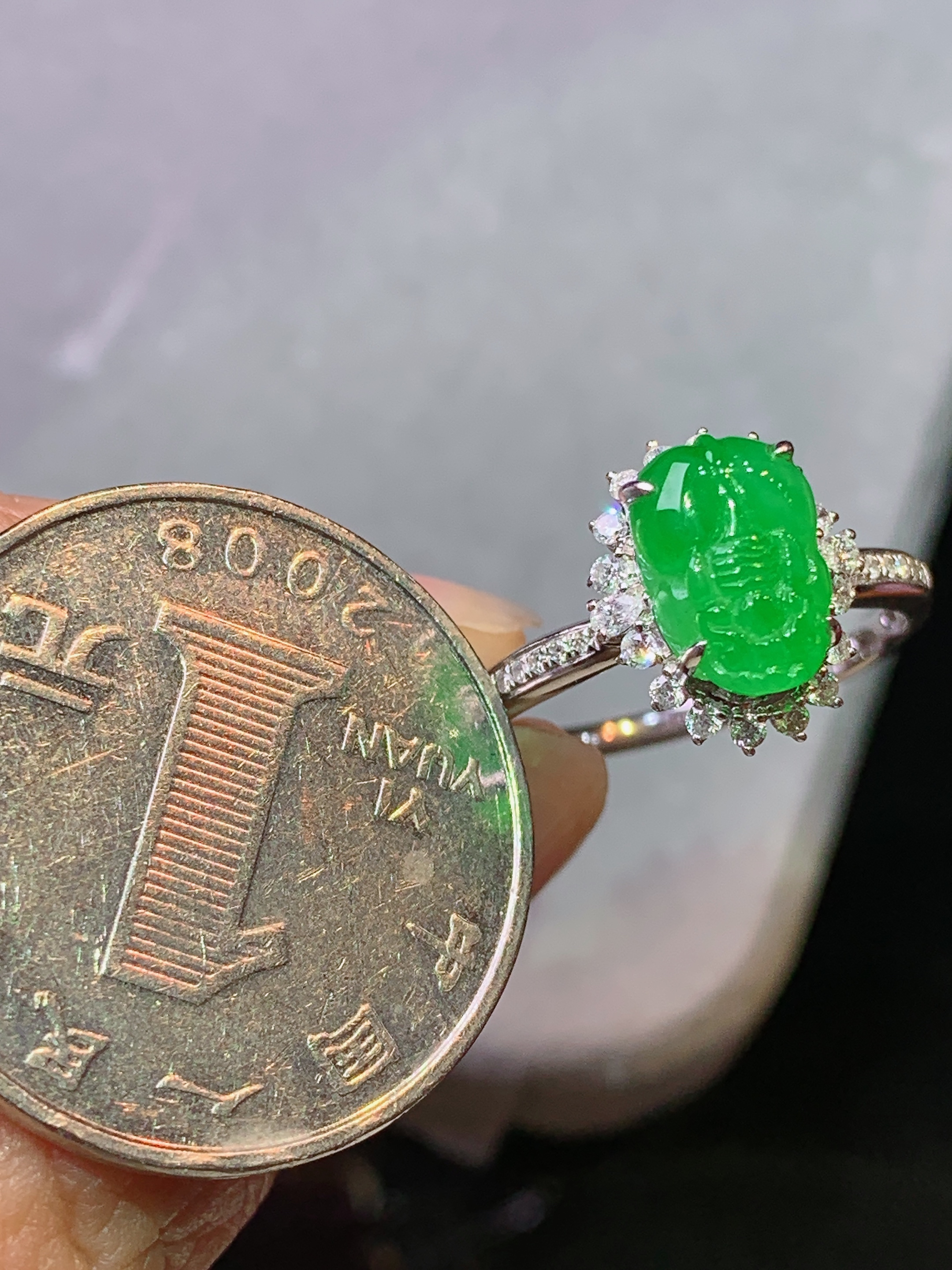 18k金钻镶嵌满绿貔貅戒指 玉质细腻 色泽艳丽清新 水润亮眼 圈口13.5 整体尺寸12.2*10*8.3z1