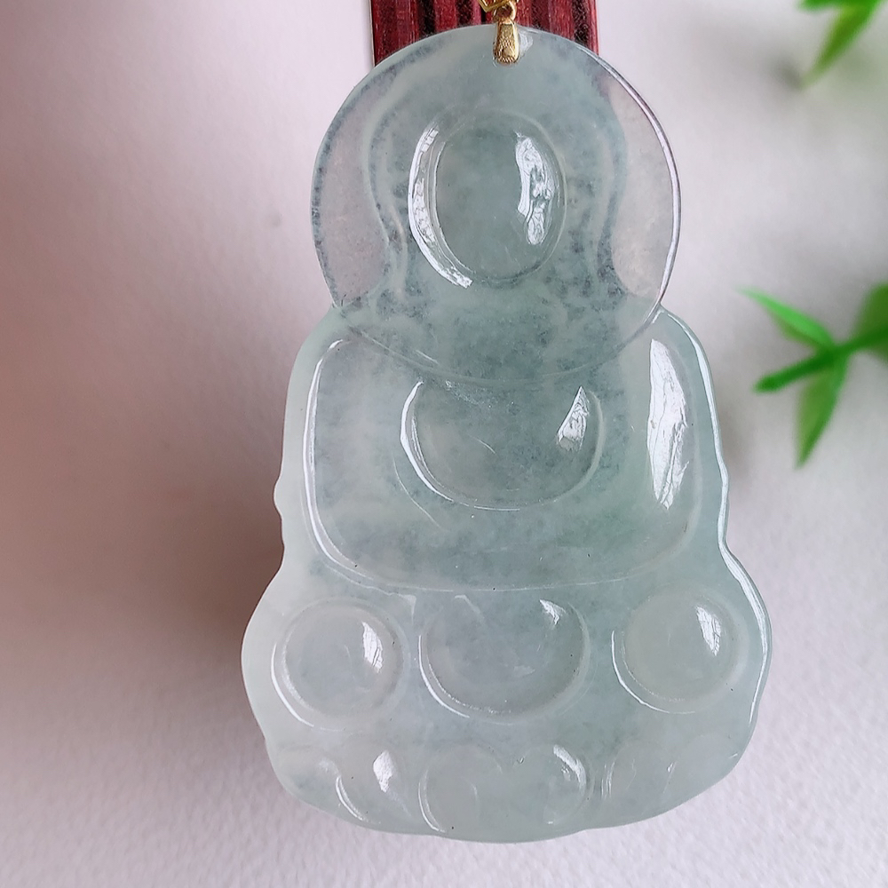 18k金扣冰润精雕观音吊坠，法相端庄大气，工艺精湛，种色浓郁，细腻饱满冰润，种老水足，收藏佳品，佩戴大气  W49.21   尺寸：48.5-31.8-5.3mm