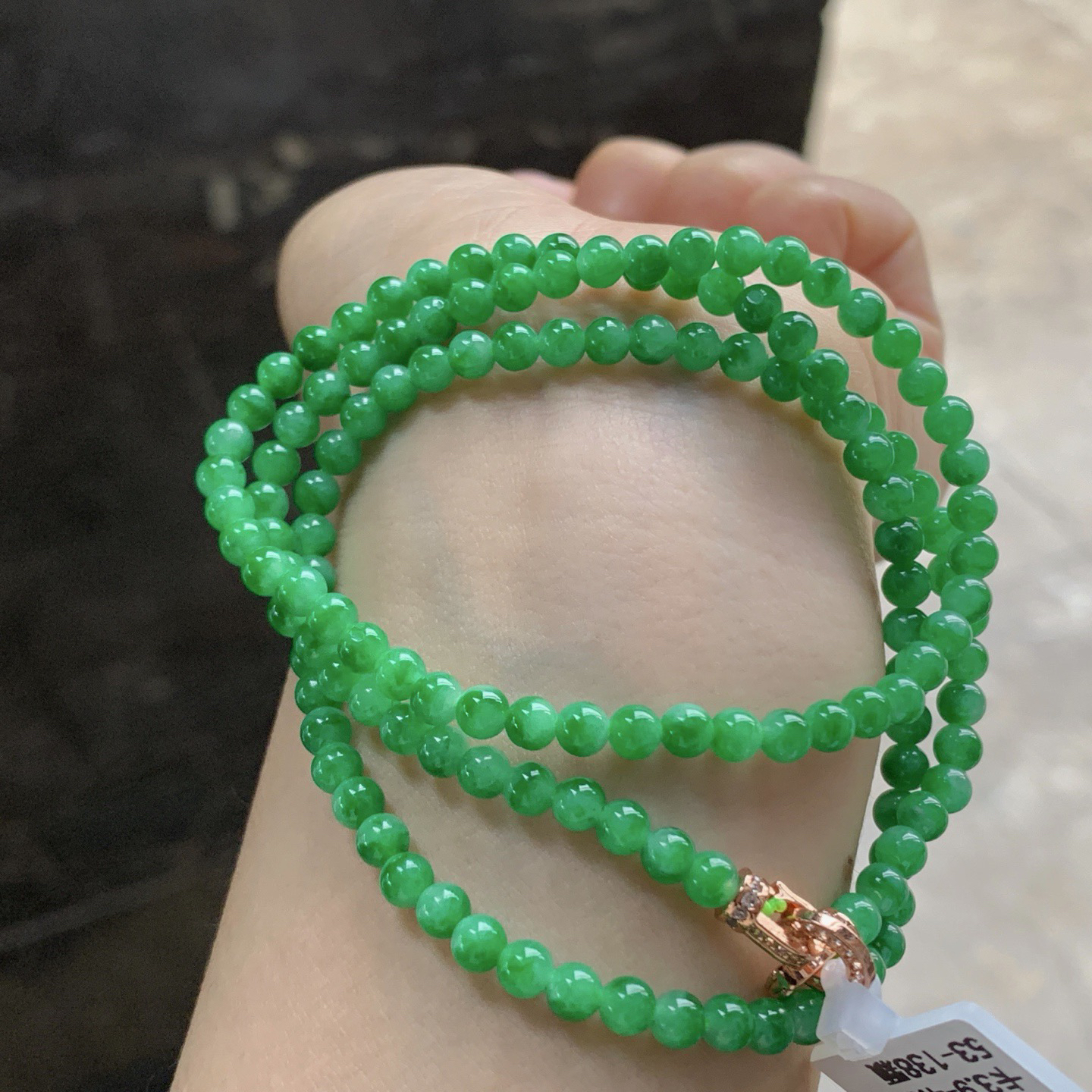 阳绿色珠链^_^色阳 玉质温润 138颗