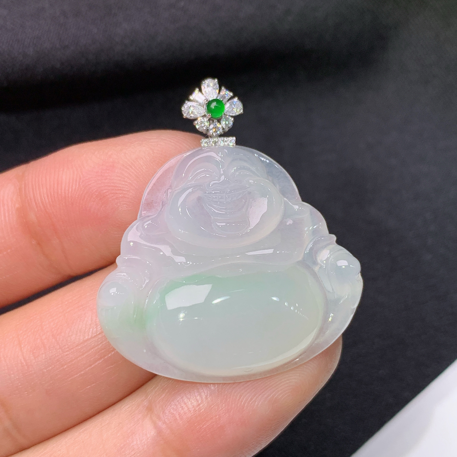 冰种底色笑佛吊坠，18k金镶嵌，冰润细腻，品相好，Xky整体尺寸34.2*30*5.9