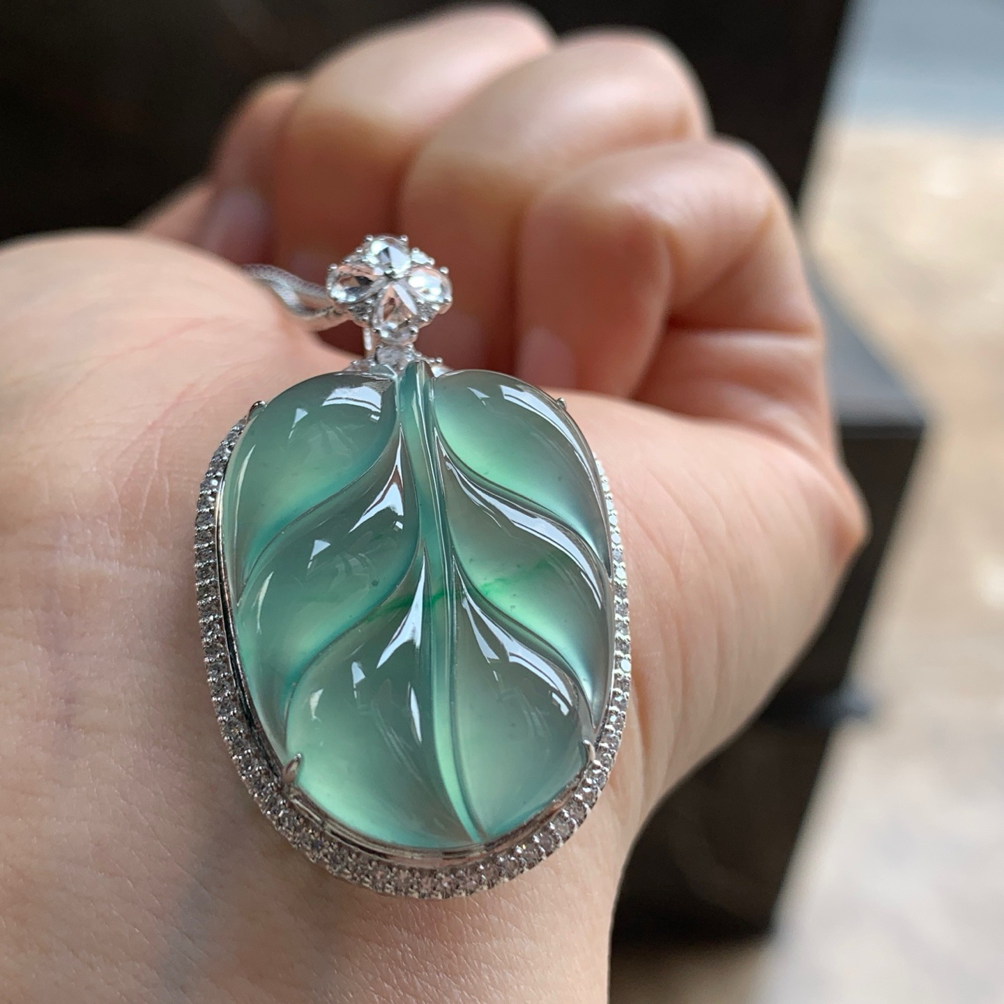 金钻镶嵌冰蓝叶子^_^透亮 鲜艳