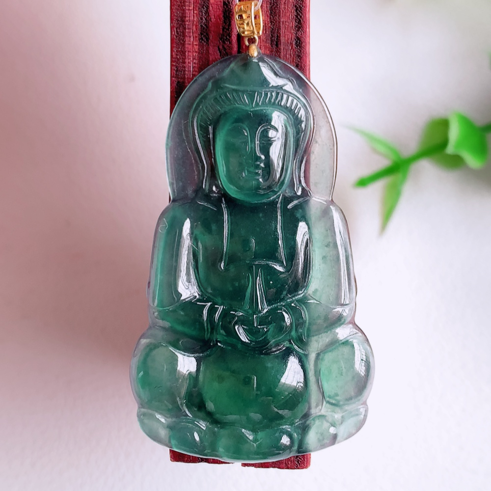 18k金扣冰润精雕观音吊坠，法相端庄大气，工艺精湛，种色浓郁，细腻饱满冰润，种老水足，收藏佳品，佩戴大气  W49.21   尺寸：39.5-24.5-3mm
