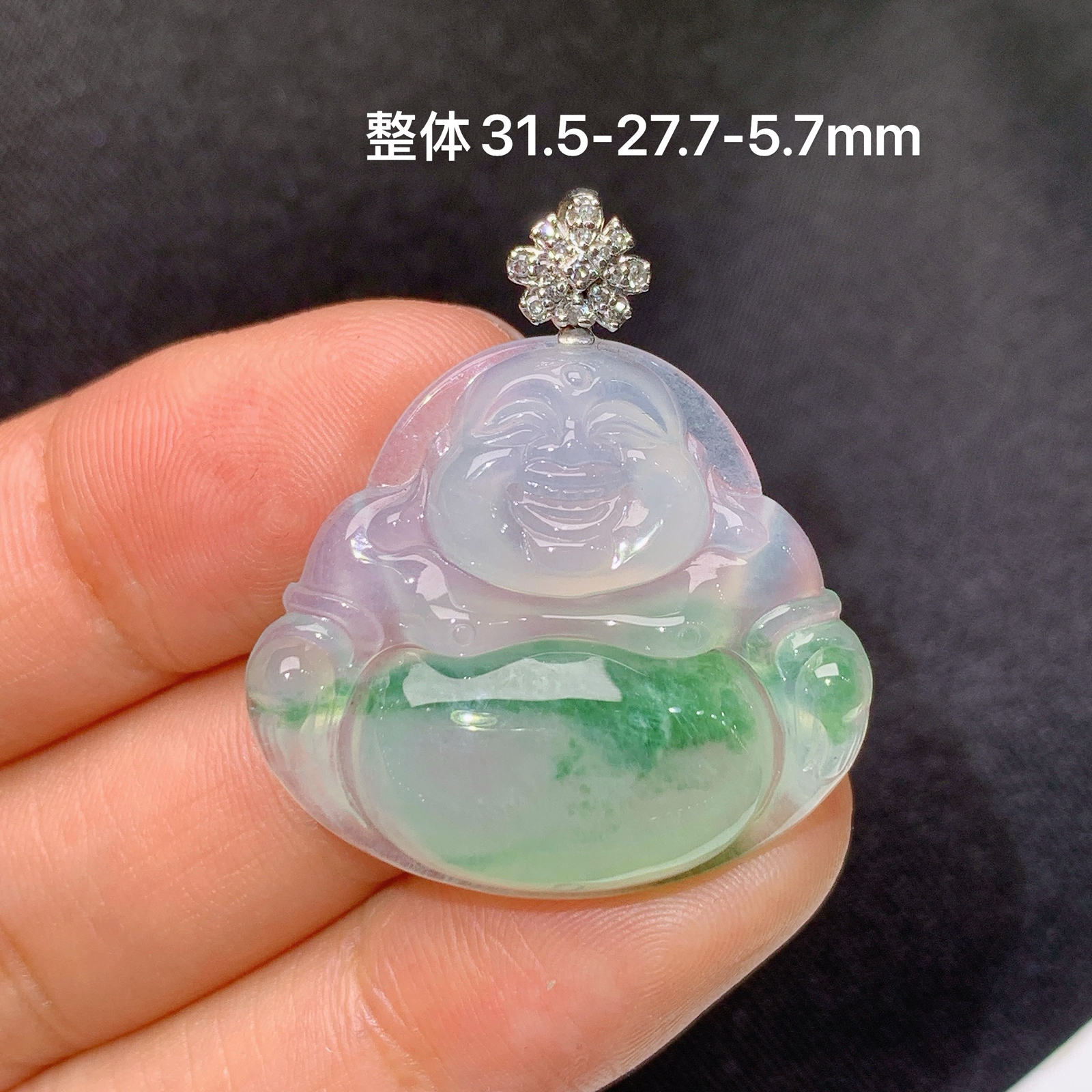 冰飘绿佛公吊坠，18k金镶嵌，冰润细腻，品相饱满，种水足，Nt整体尺寸31.5*27.7*5.7