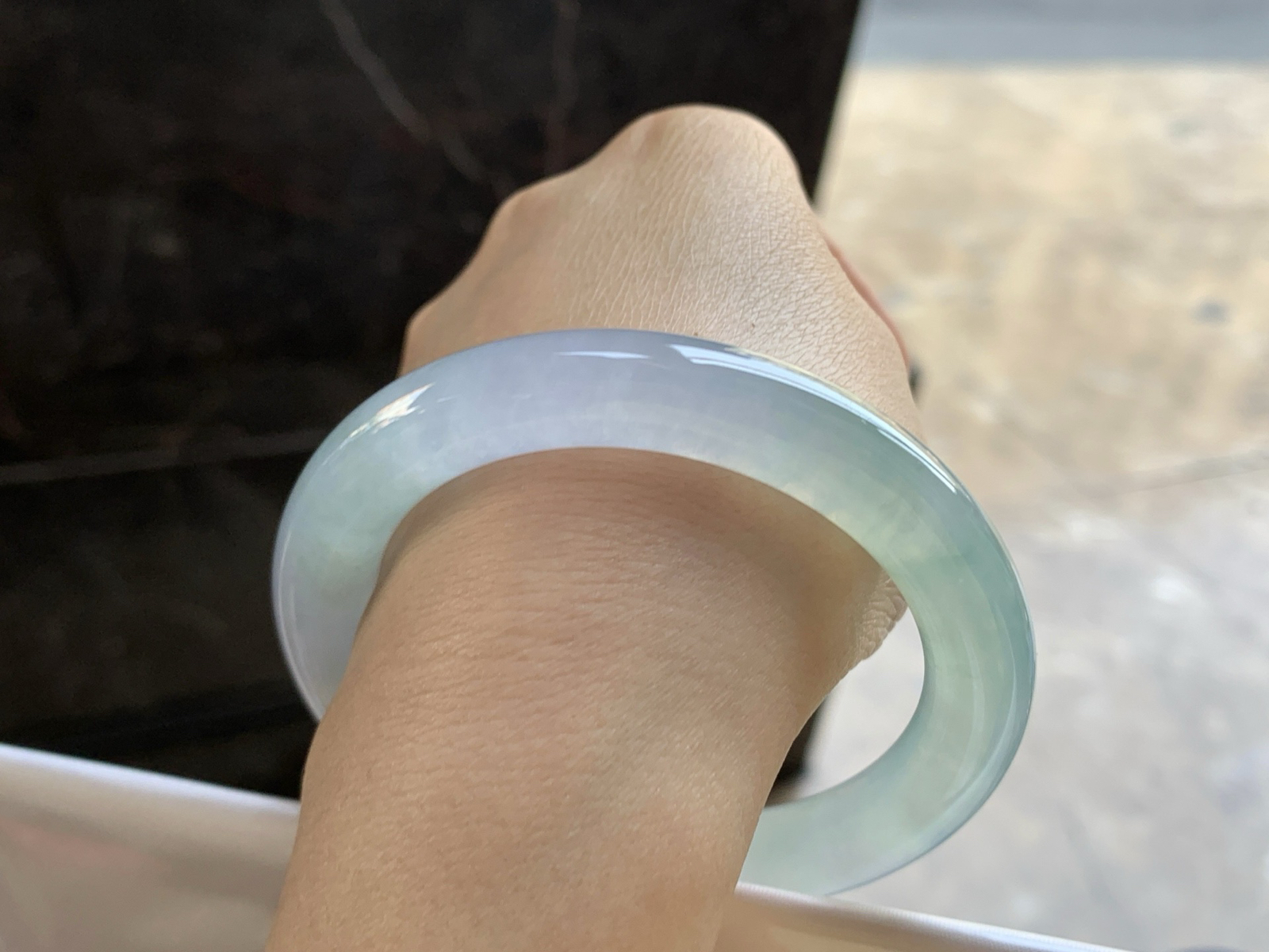 56.5-10.3

冰种春带彩圆条手镯^_^冰透 荧光十足