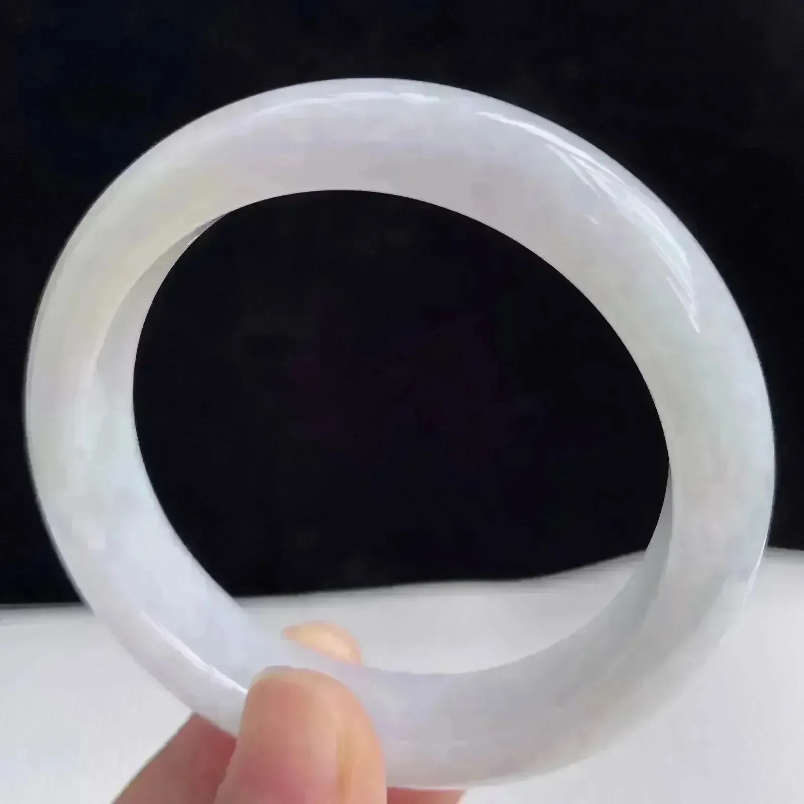 翡翠A货水润好种水52mm正圈手镯 48.48克