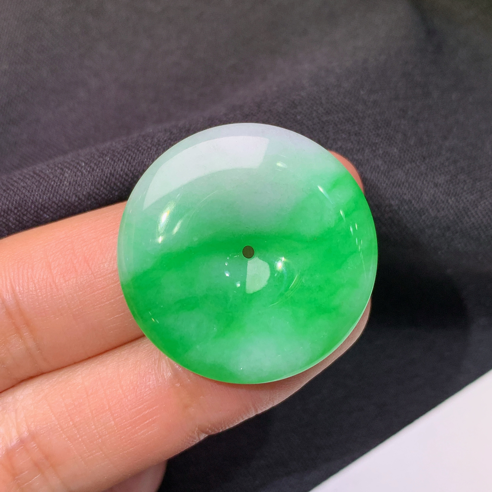 飘绿平安扣，玉质细腻，Xq尺寸28*5.5