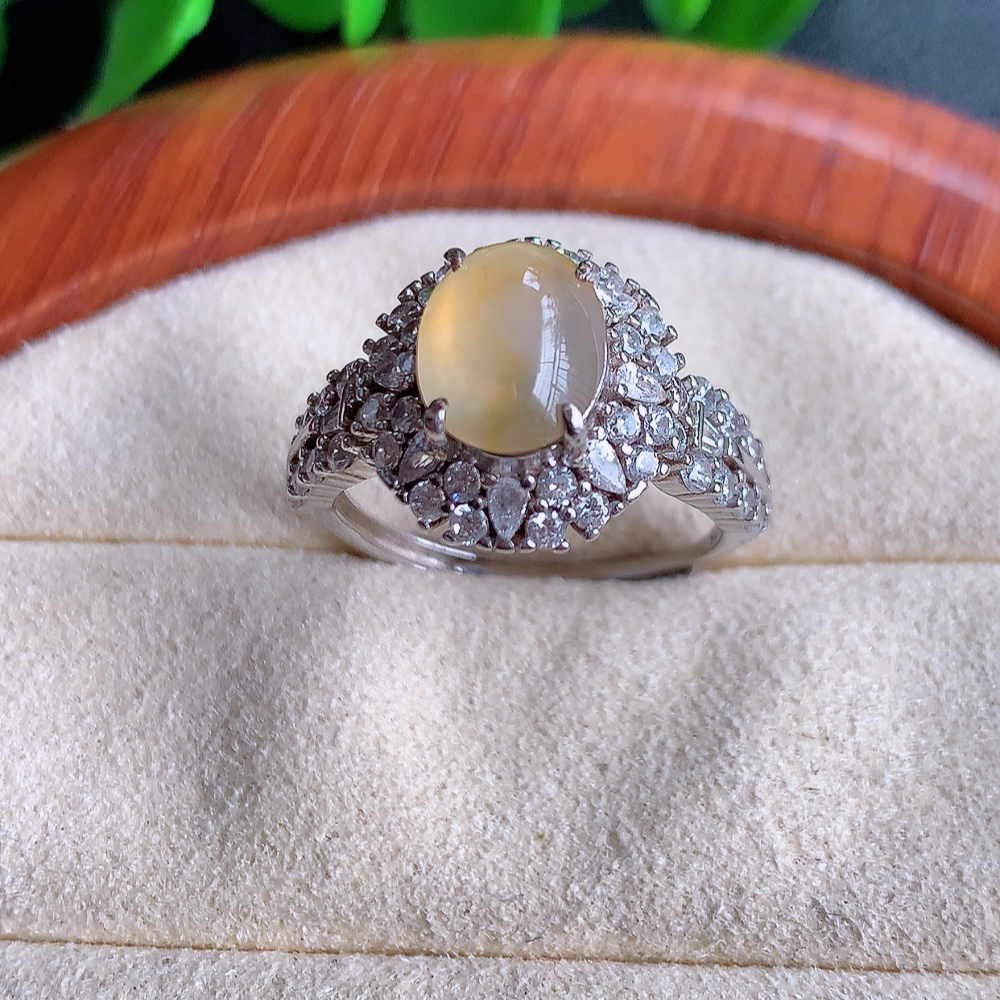 冰黄翡精美环形翡翠戒指  玉质细腻  冰清玉润  飘花灵动  颜色漂亮  W502.21   内径尺