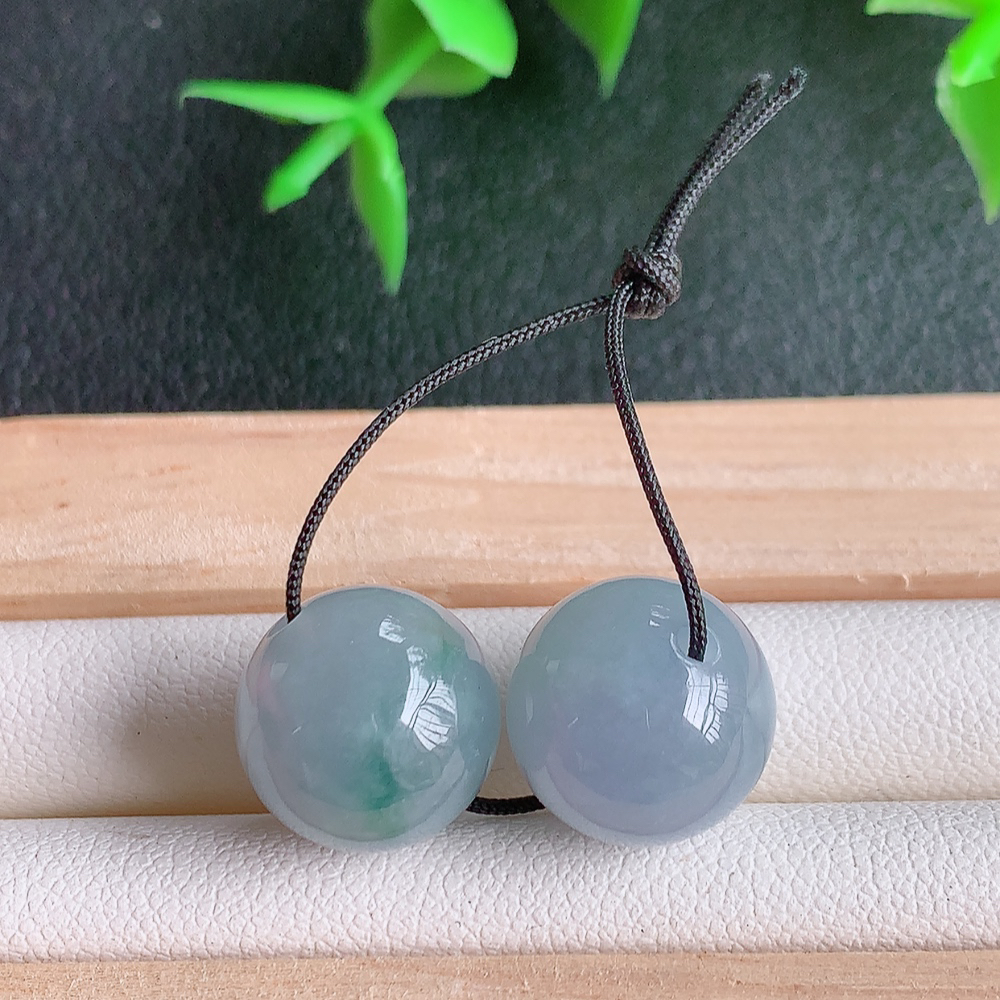 冰润紫罗兰转运珠翡翠吊坠，寓意“时来运转，财源滚滚” 寓意佳，紫气东来，颜色清爽，无纹裂，佩戴效果优