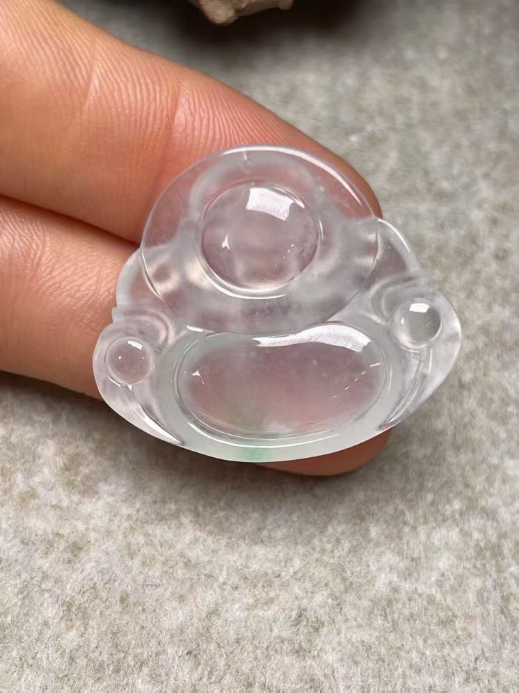 冰种飘绿【佛公】吊坠、种水好，玉质细腻 ，卖相好.