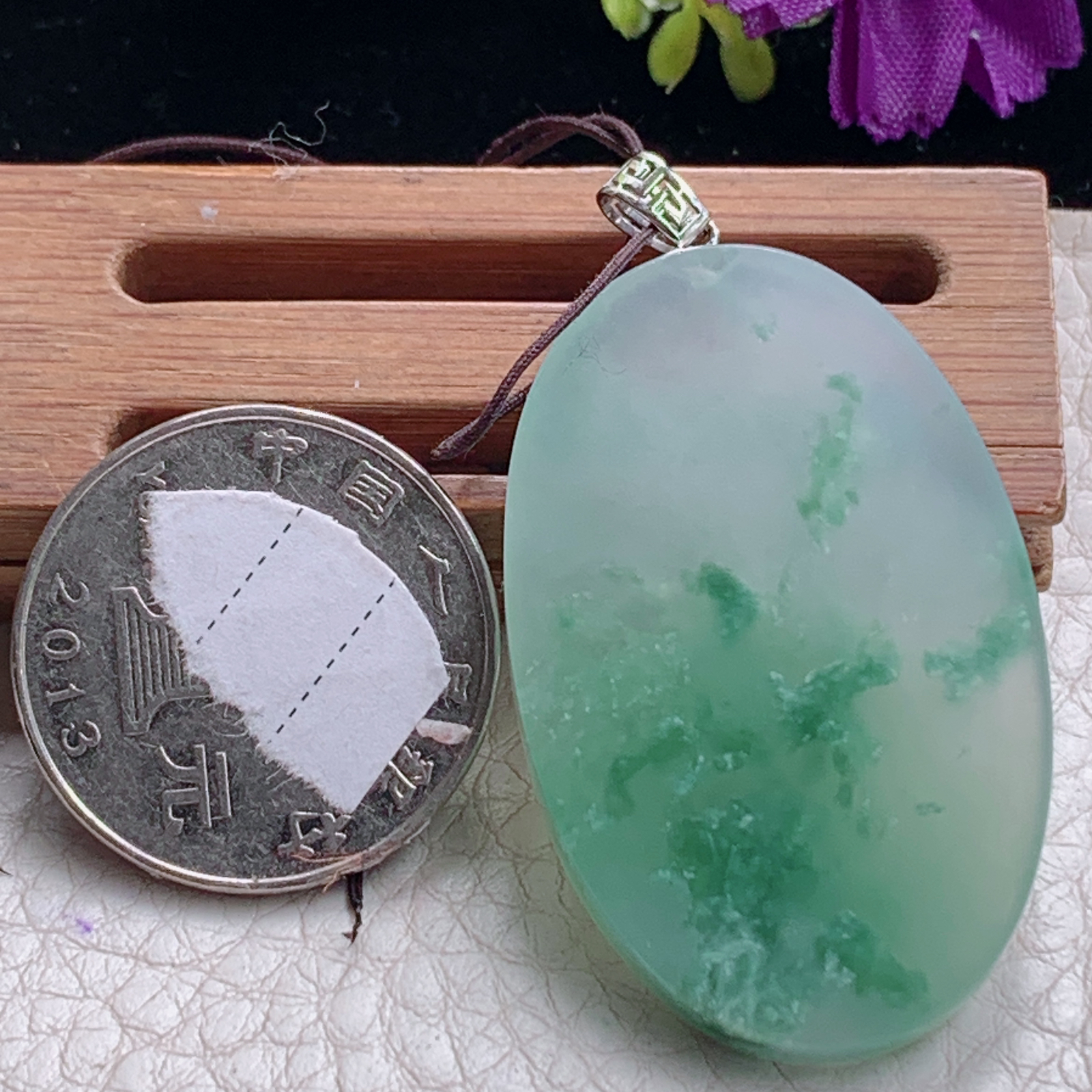 zz3实拍42.3*26.5*4缅甸翡翠冰飘花平安无事牌吊坠椭圆精美玉坠18k金扣