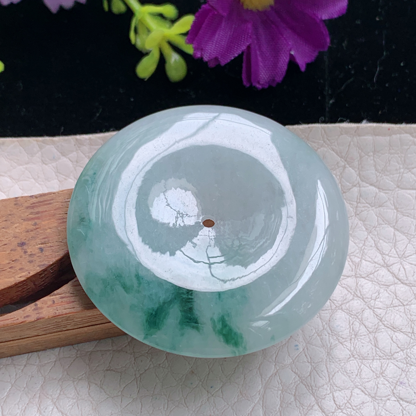 zz3实拍42.6*6.2缅甸翡翠飘花大平安扣吊坠 时尚玉扣子玉坠毛衣坠