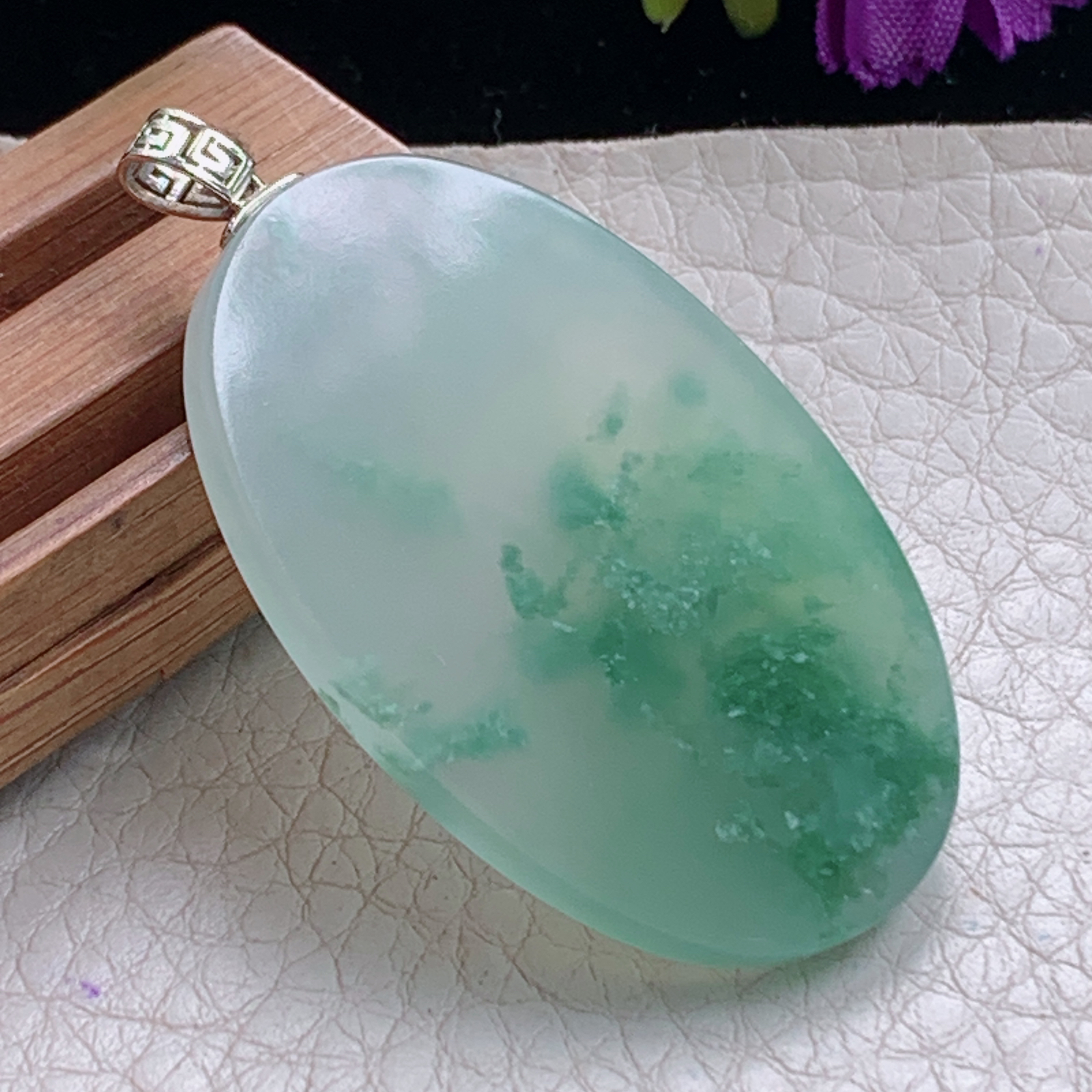 zz3实拍42.3*26.5*4缅甸翡翠冰飘花平安无事牌吊坠椭圆精美玉坠18k金扣
