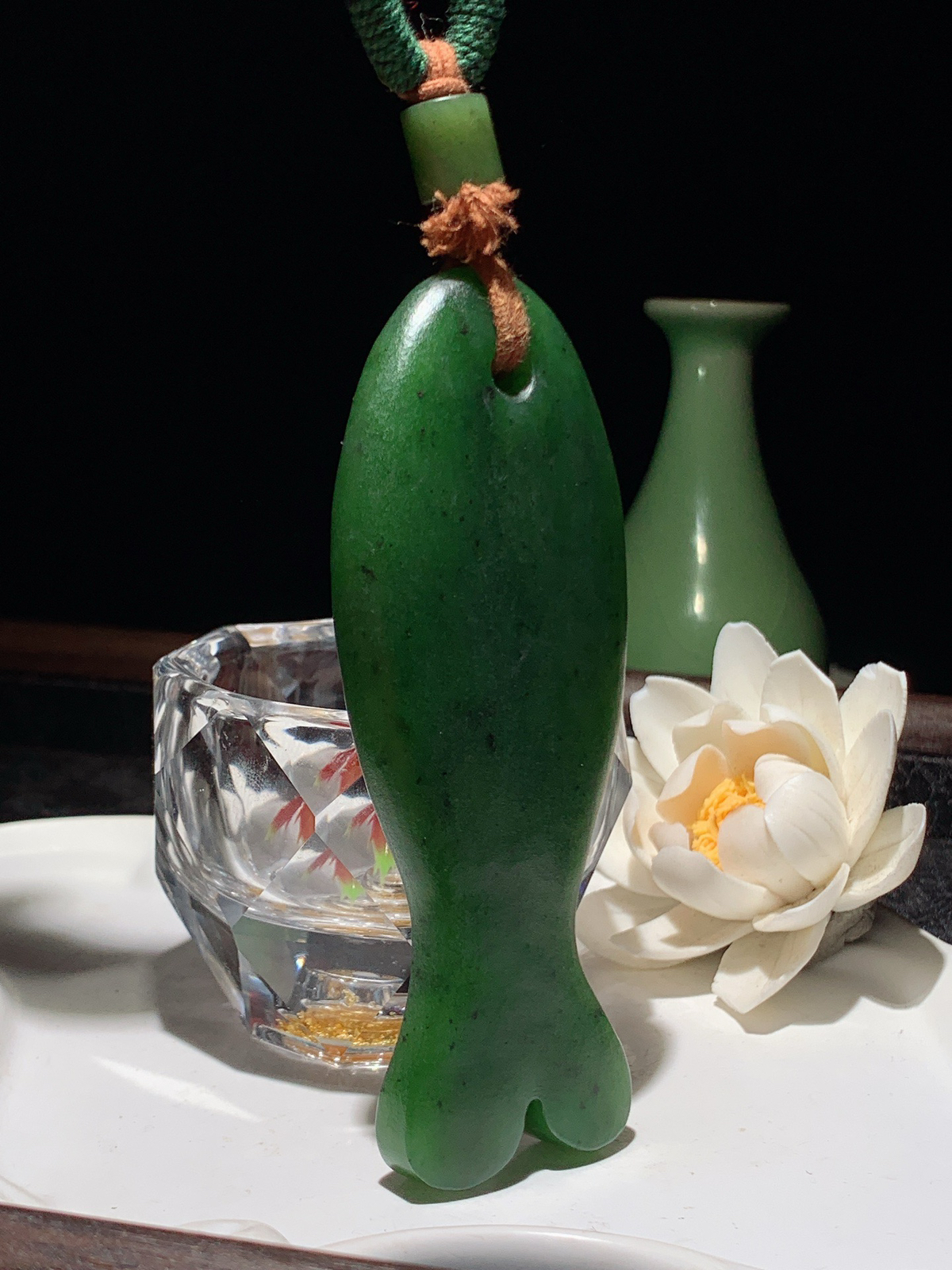 和田玉阳绿俄罗斯碧玉年年有余鱼把件 尺寸100/40/13重97.5克 玉质细腻油润。手推出油。品相大气 lt260321