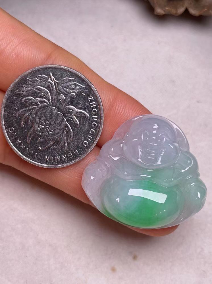 冰糯种飘绿【佛公】吊坠，种水好，玉质细腻 ，卖相好.