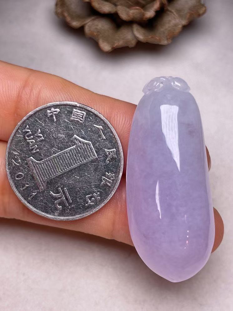 冰糯种淡紫罗兰【福瓜】吊坠、种水好，玉质细腻 ，卖相好.