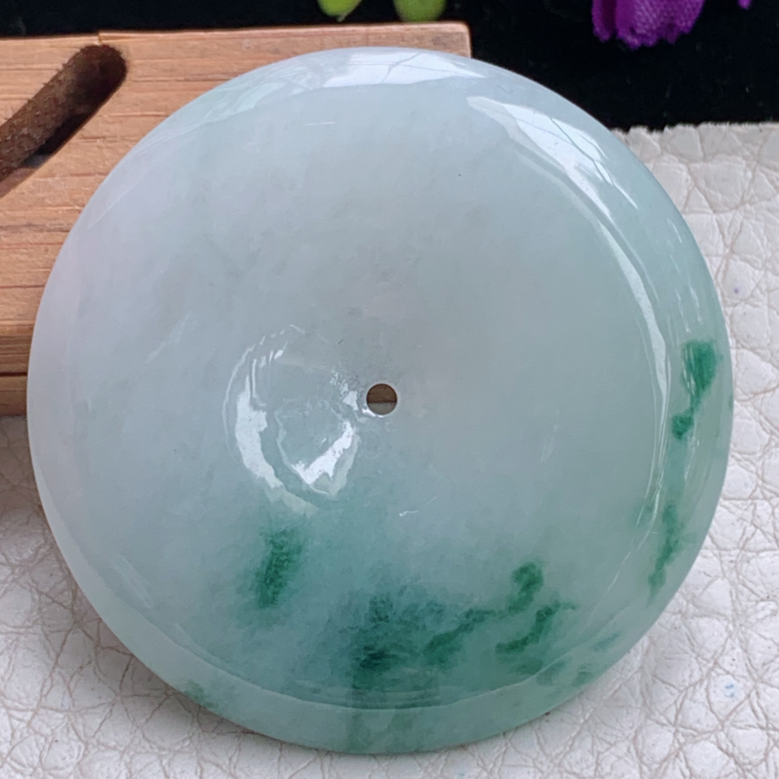 zz3实拍42.6*6.2缅甸翡翠飘花大平安扣吊坠 时尚玉扣子玉坠毛衣坠