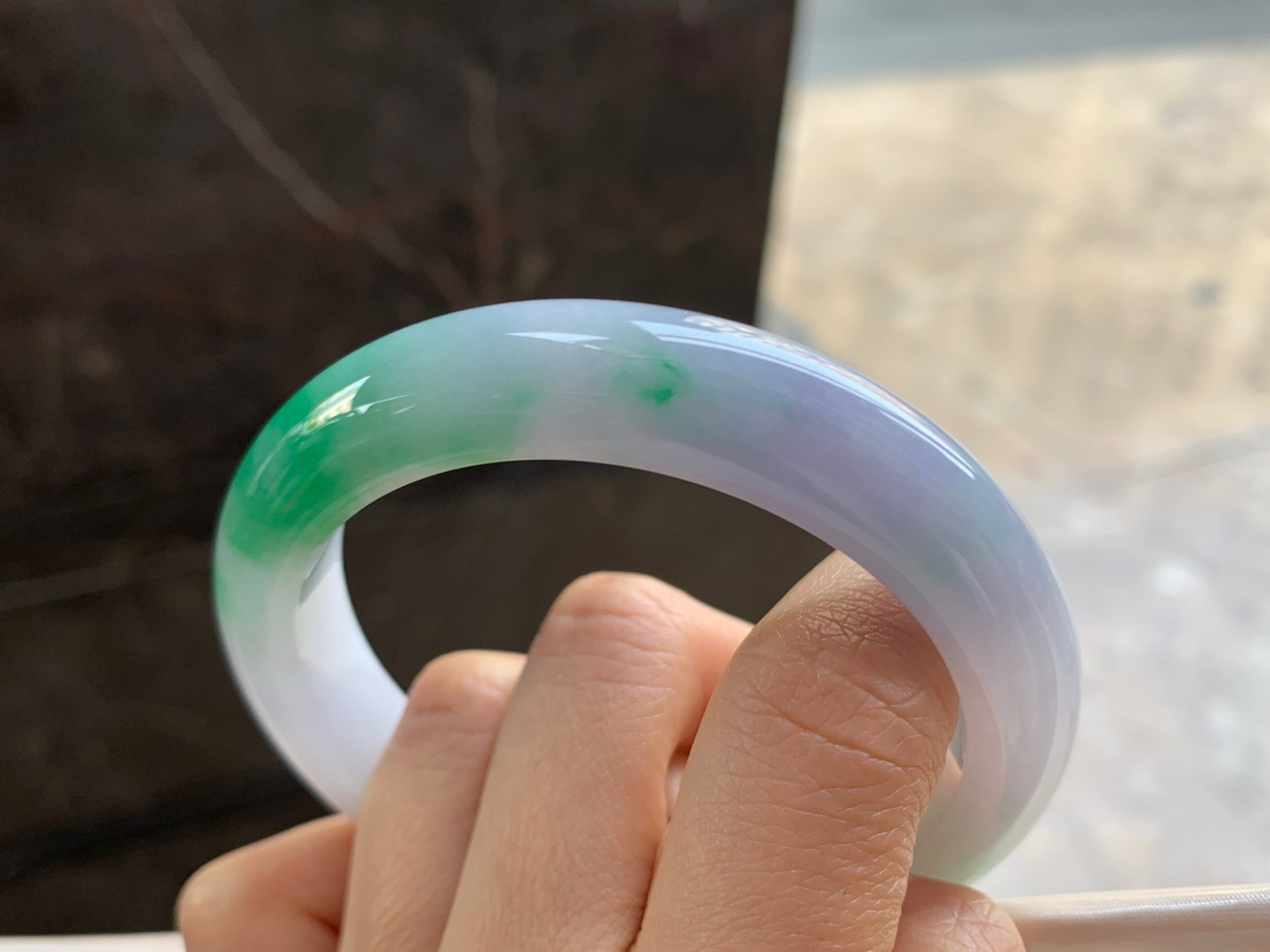 57.5-12.6-9.4

春带彩手镯^_^颜色鲜艳 浓郁