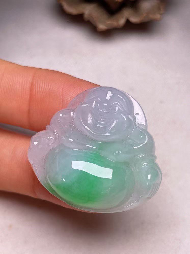 冰糯种飘绿【佛公】吊坠，种水好，玉质细腻 ，卖相好.