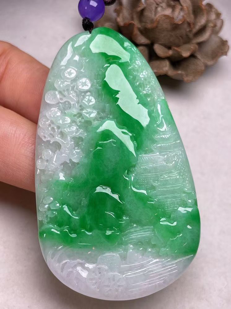 冰糯种辣色【前程锦绣】吊坠、种水好，玉质细腻 ，卖相好.