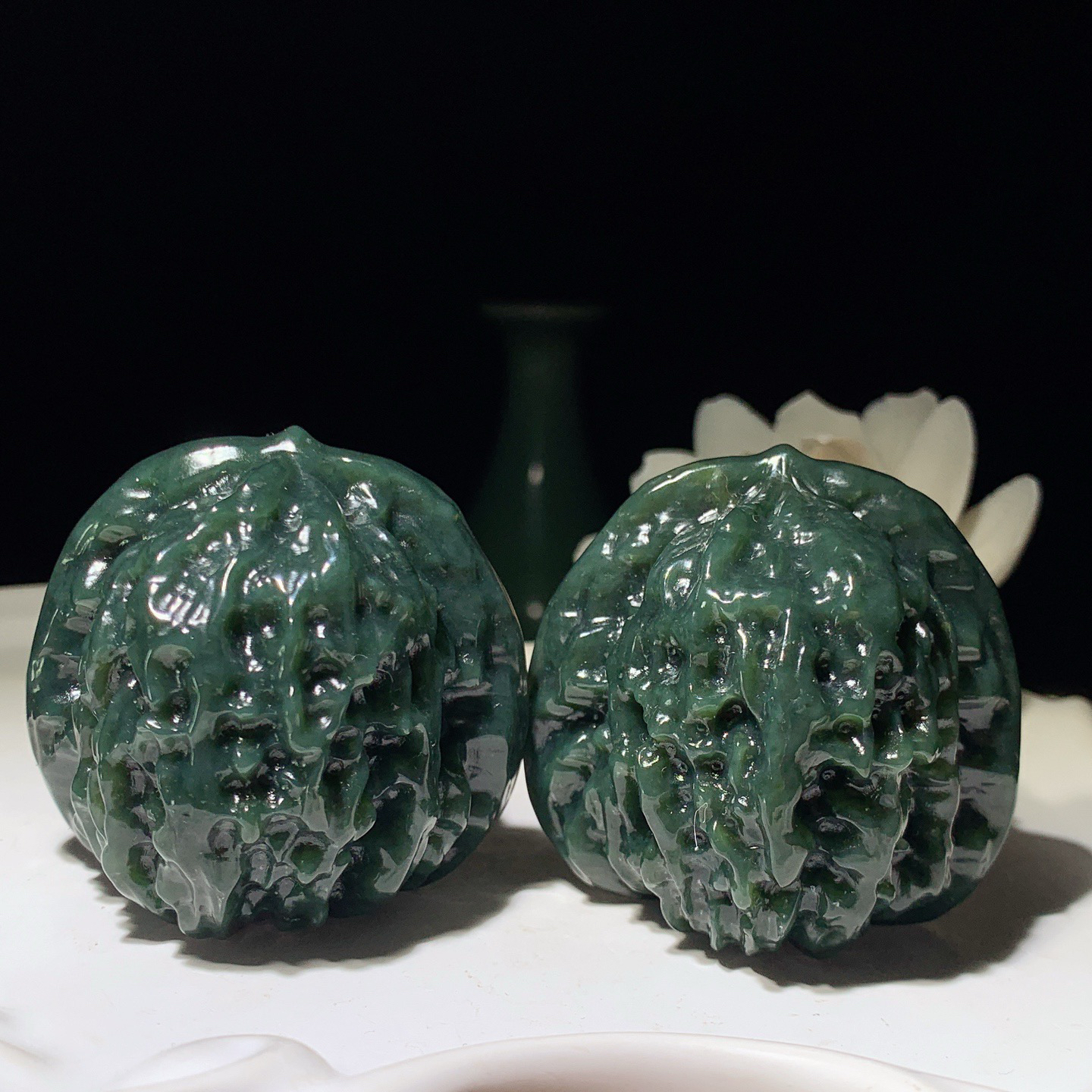 新疆和田玉且末蓝大权在握核桃把件 尺寸47/45重245.5克。玉质细腻油润。手推出油。品相大气lt