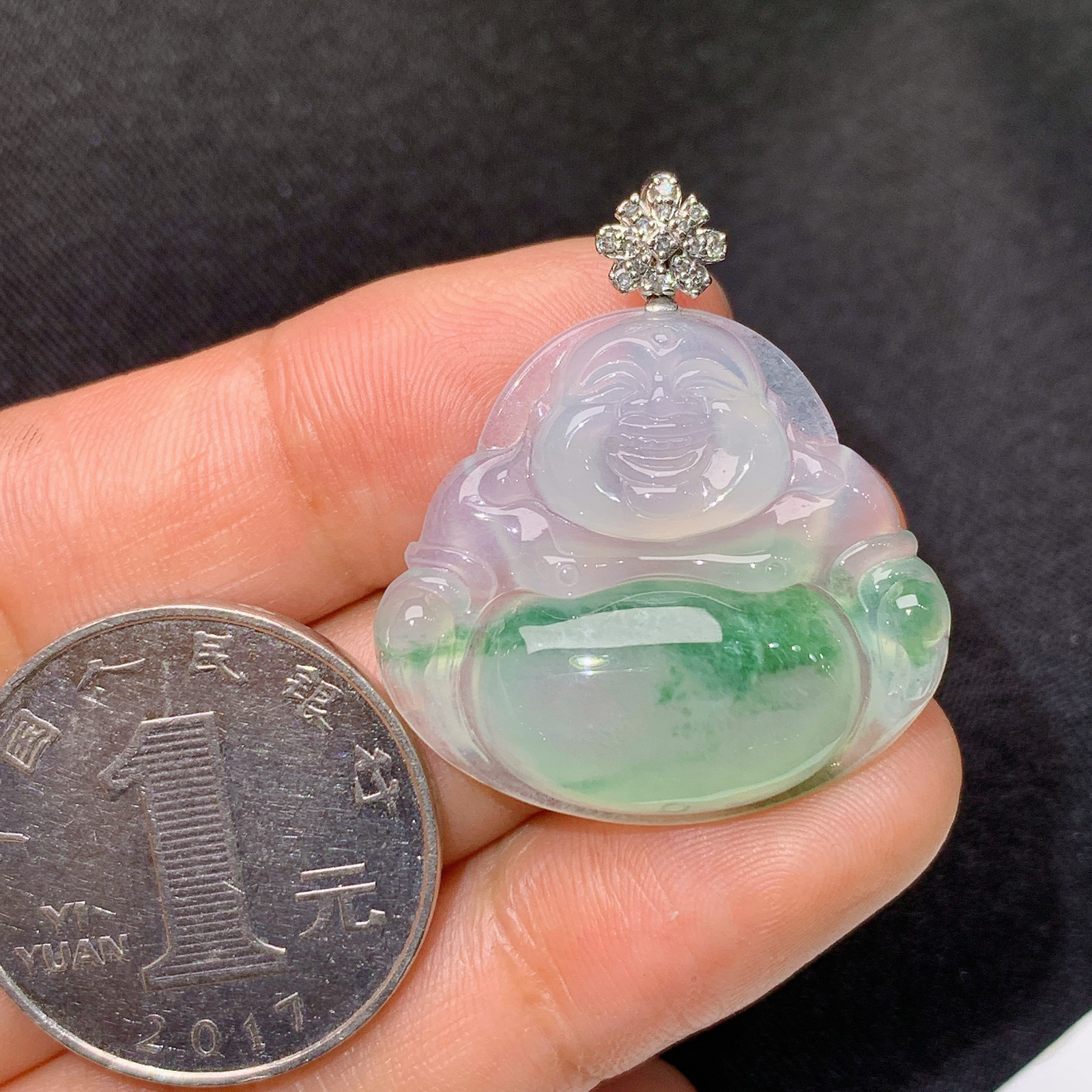 冰飘绿佛公吊坠，18k金镶嵌，冰润细腻，品相饱满，种水足，Nt整体尺寸31.5*27.7*5.7