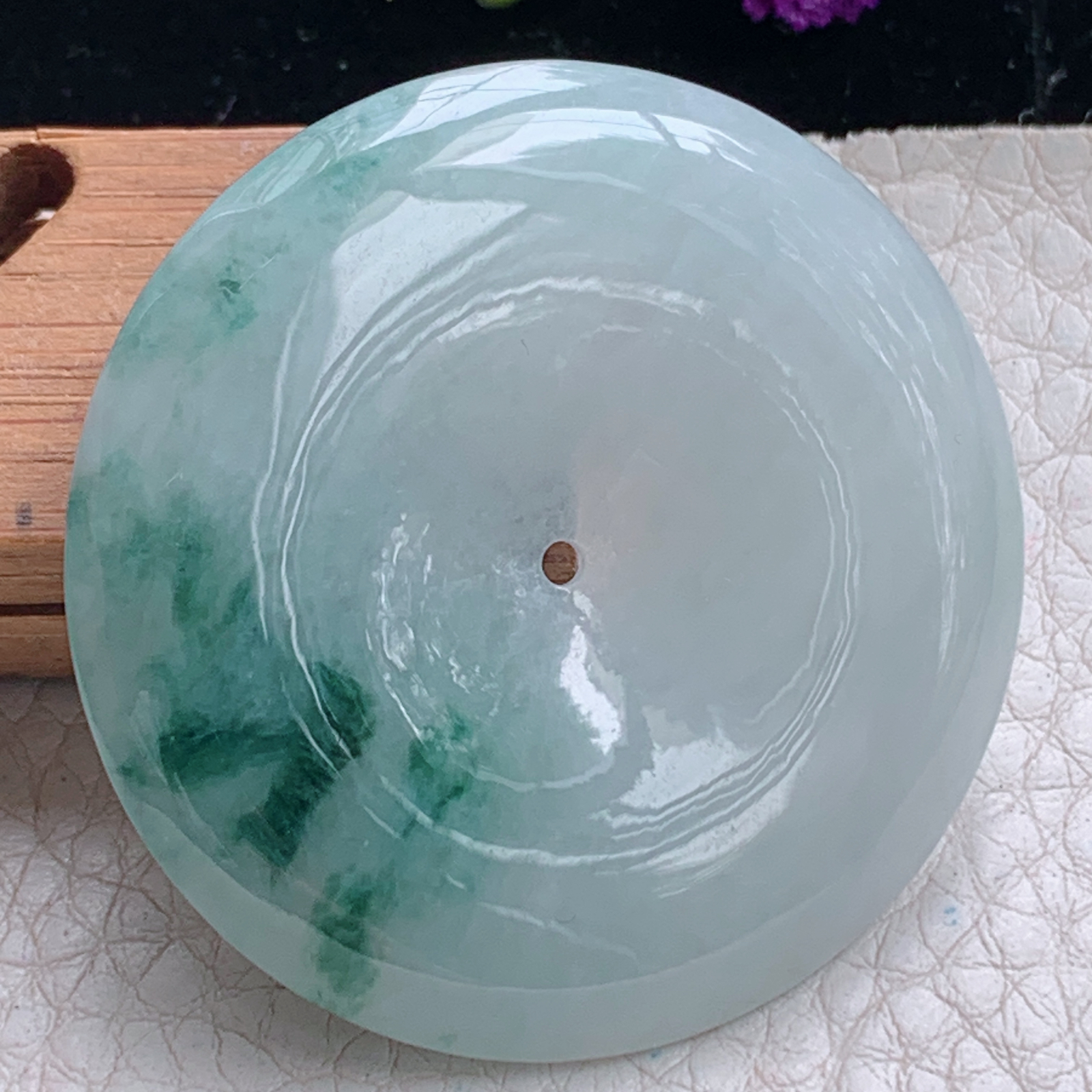 zz3实拍42.6*6.2缅甸翡翠飘花大平安扣吊坠 时尚玉扣子玉坠毛衣坠