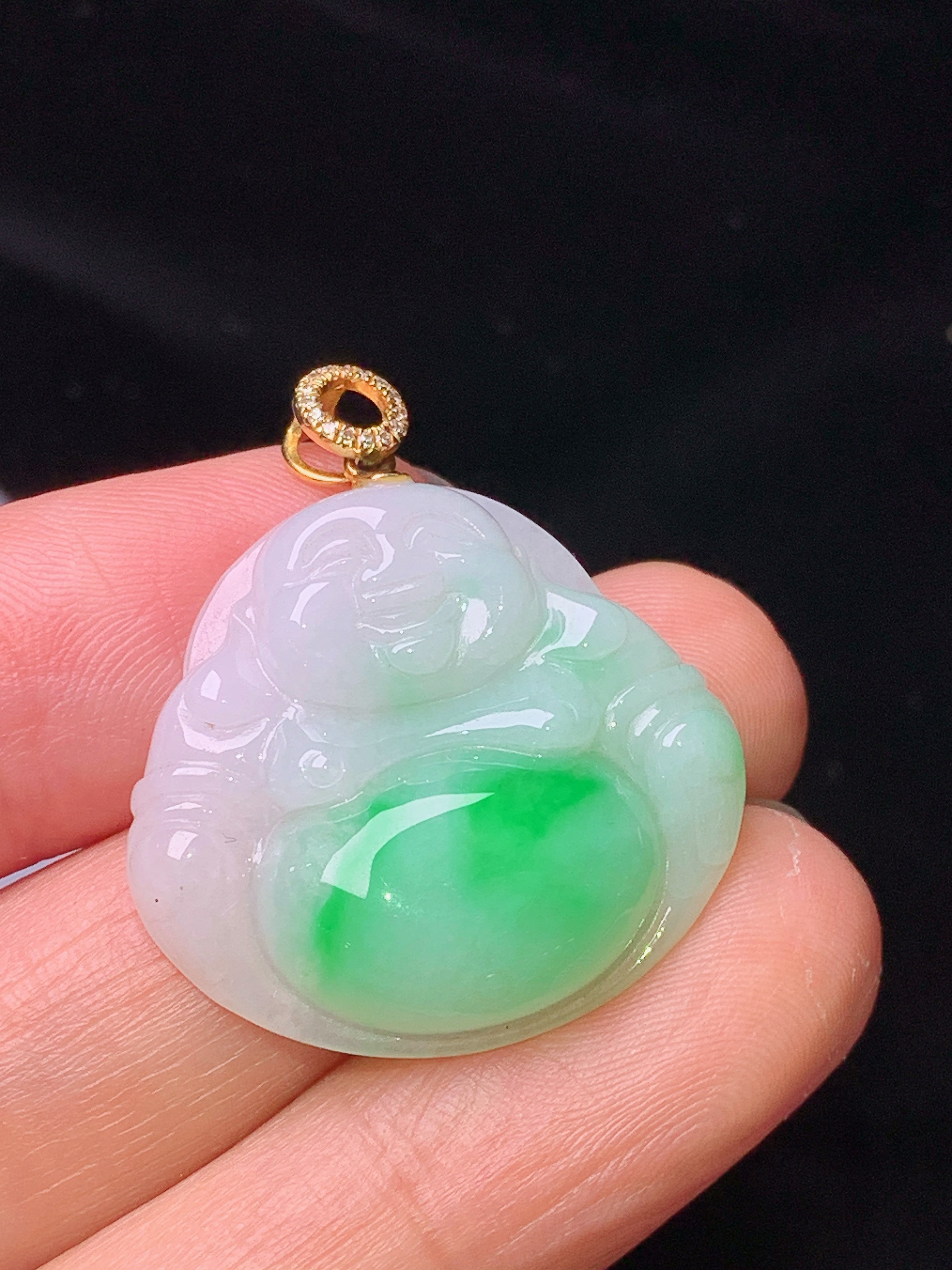 18k金钻镶嵌飘绿佛公吊坠 玉质细腻 色泽艳丽清新 水润亮眼 整体尺寸29.6*25.8*5.8yz