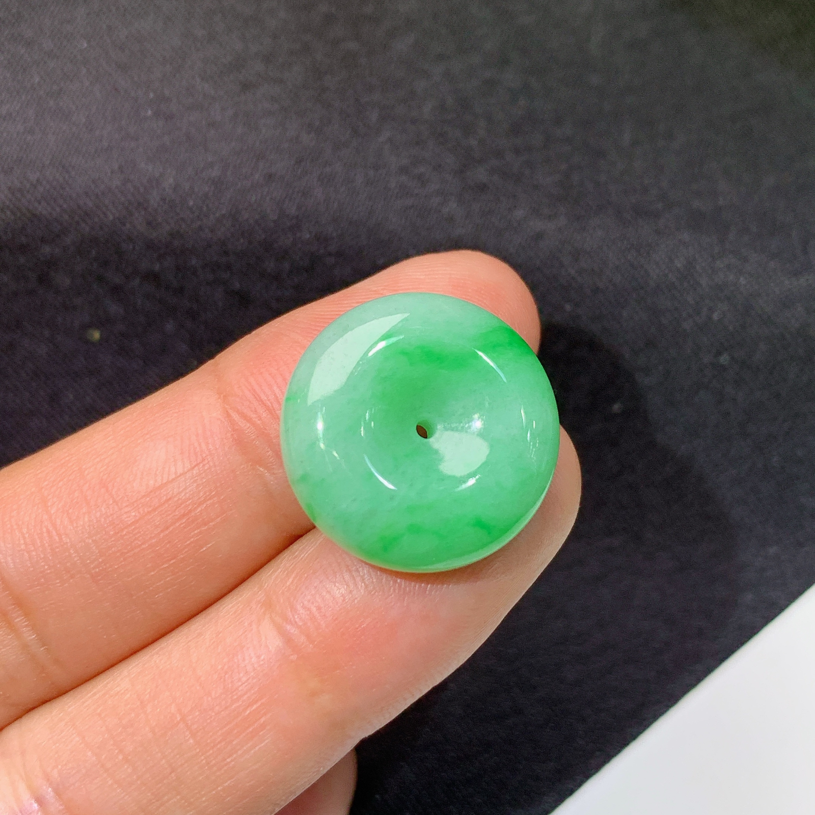 飘绿平安扣，玉质细腻，种水足，Xm尺寸18*6.6