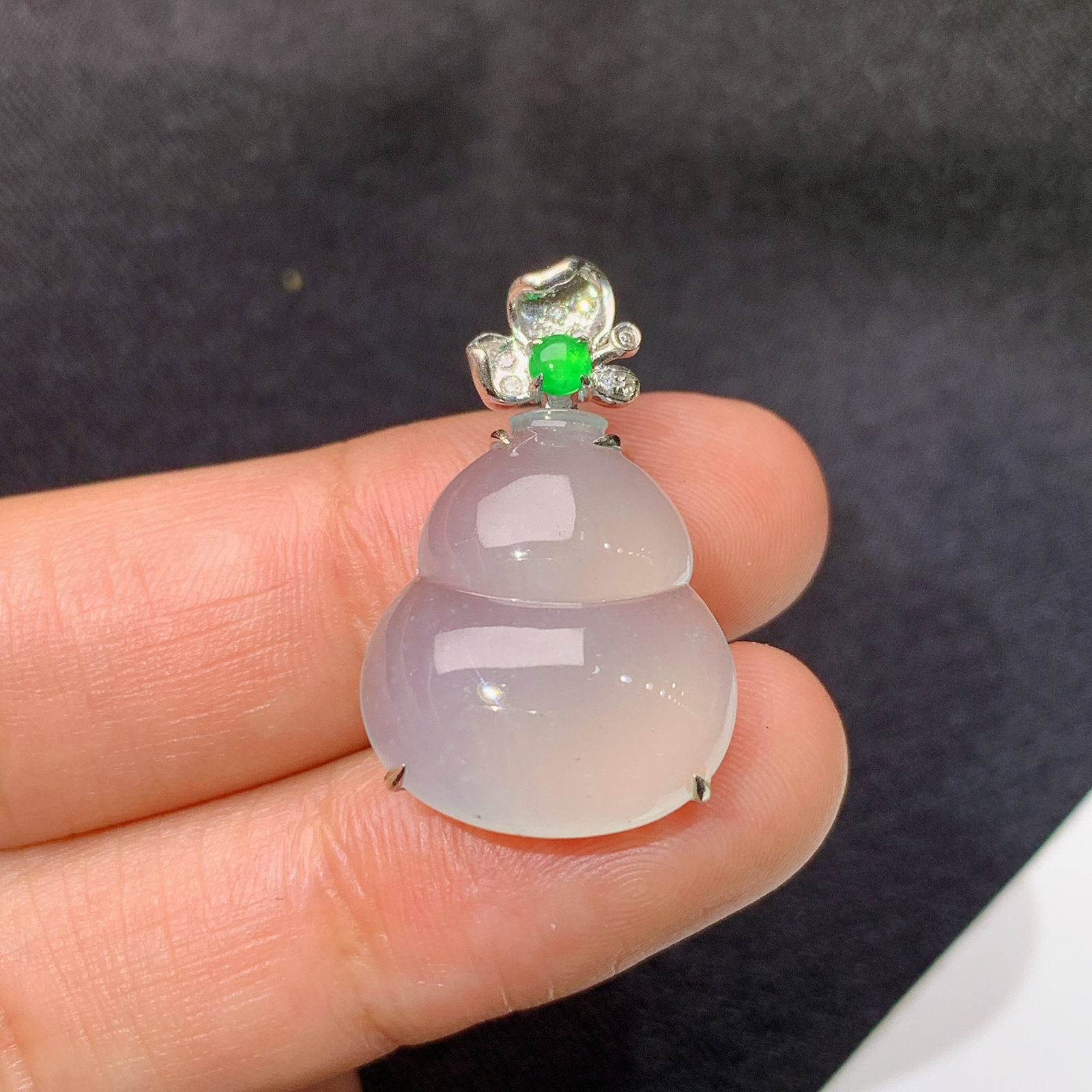 冰种葫芦吊坠，18k金镶嵌，冰润饱满，玉质细腻，种水足，Mng整体尺寸25.7*16.2*7.2