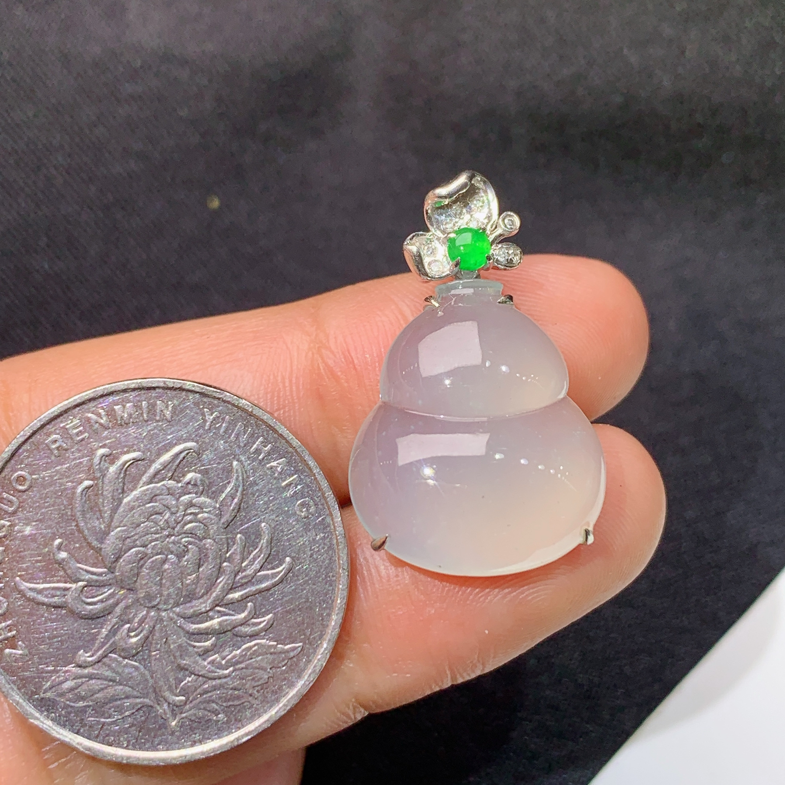 冰种葫芦吊坠，18k金镶嵌，冰润饱满，玉质细腻，种水足，Mng整体尺寸25.7*16.2*7.2