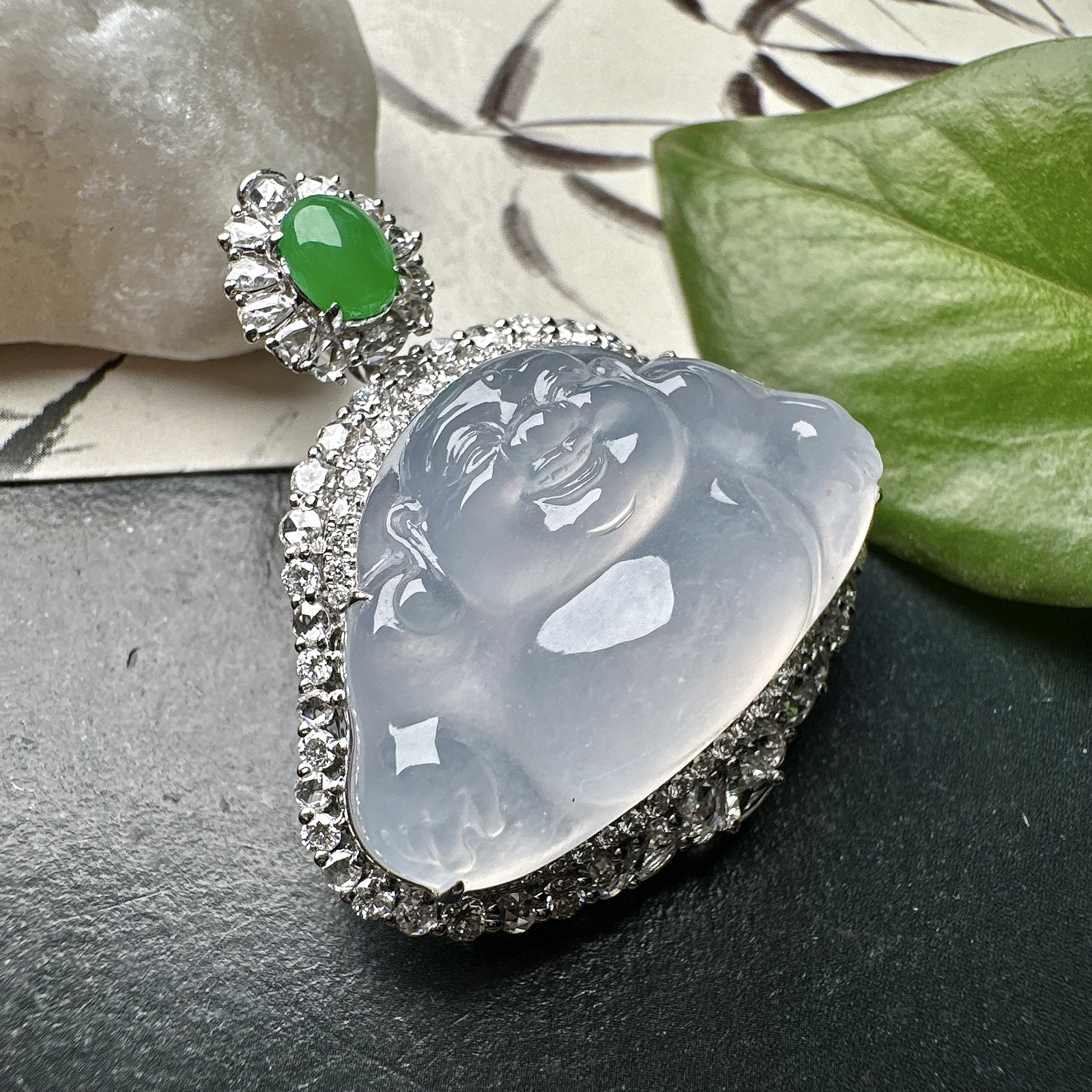 【冰种佛公吊坠】种水上乘，晶莹剔透，纯净通透，莹光感很强，18k金钻镶嵌，裸石尺寸18.3*28.6*6毫米