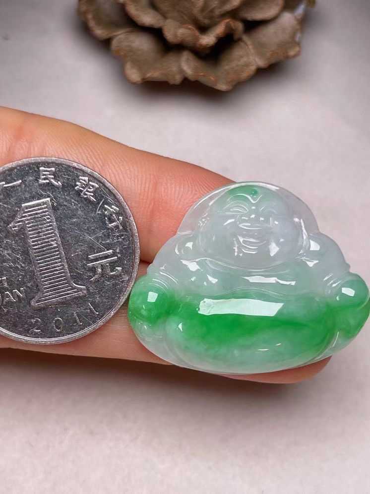 冰糯种飘绿【佛公】吊坠，种水好，玉质细腻 ，卖相好·